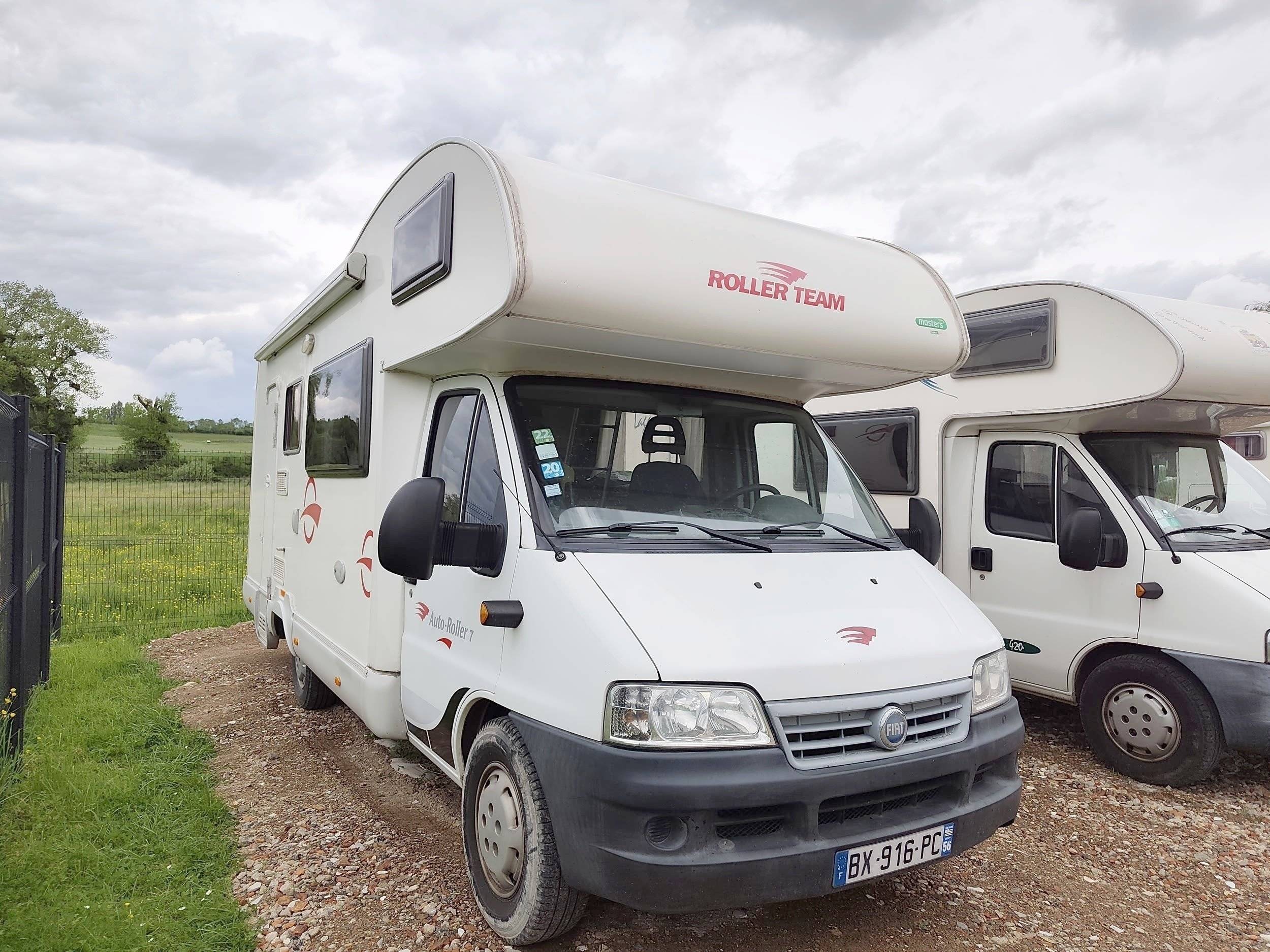 Voorkant 3/4 Fiat Ducato 2.8 JTD - Yescapa