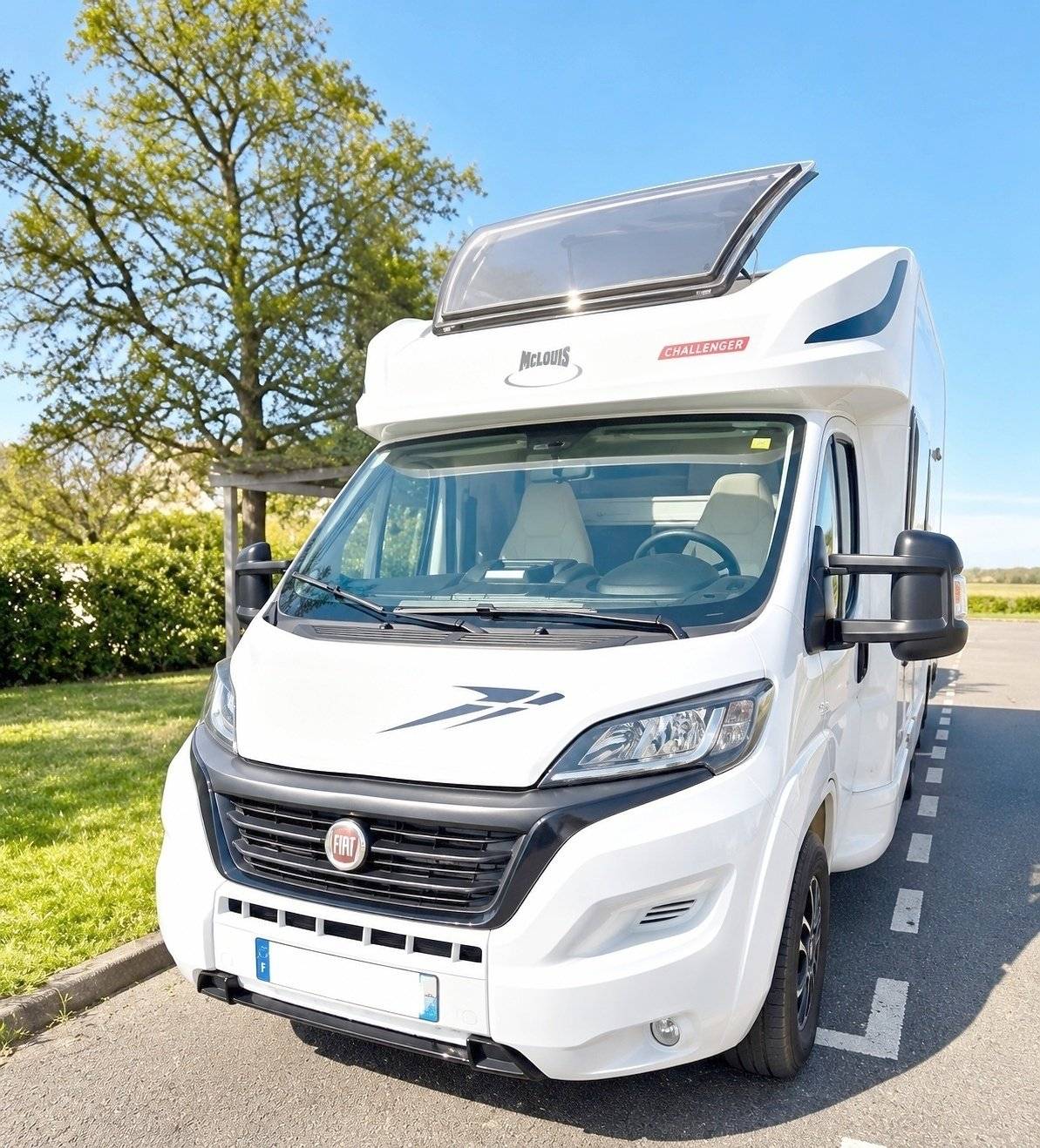 schräge Vorderansicht Fiat Fiat - Yescapa
