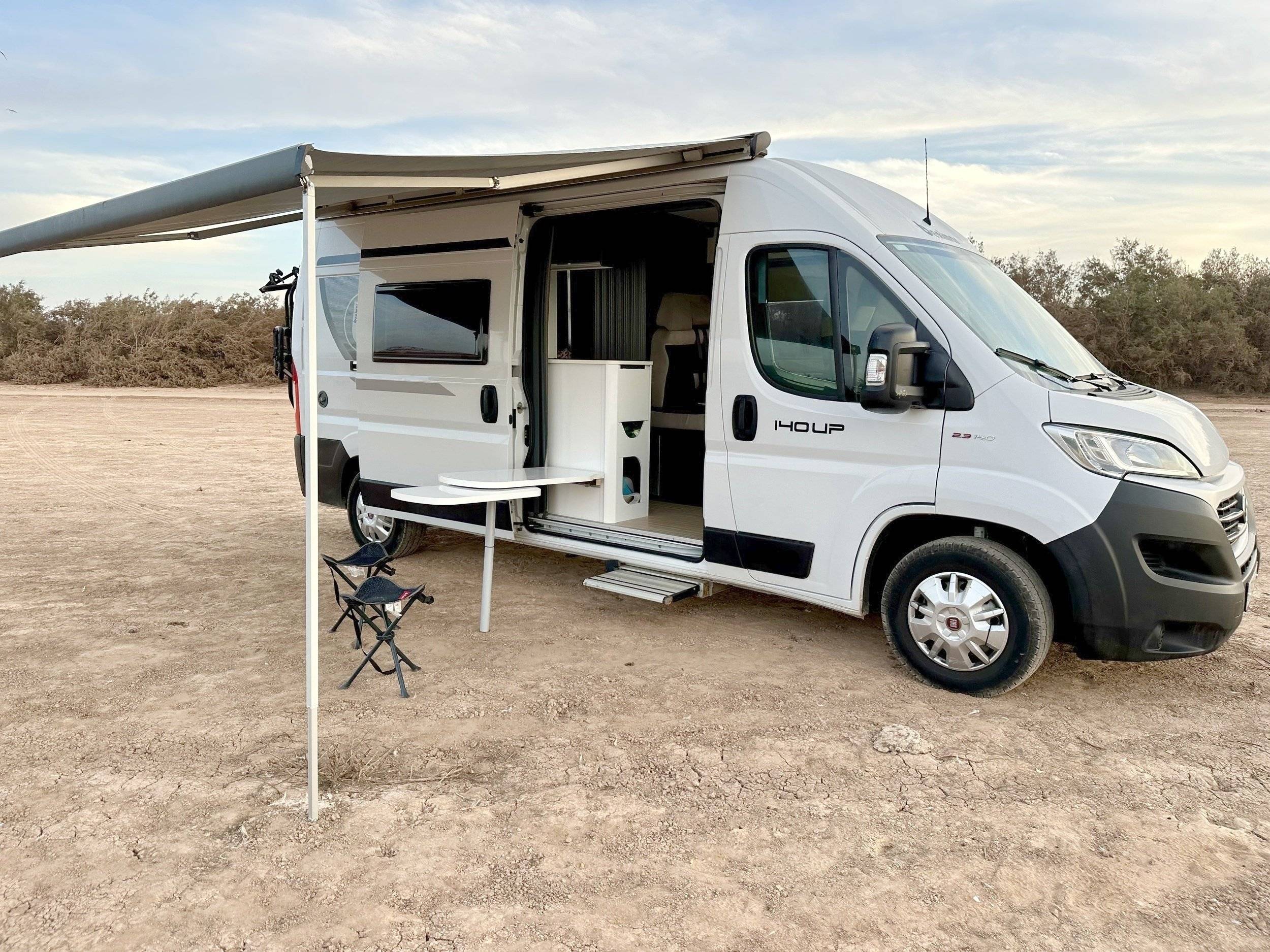 Front view from 3/4 Fiat FIAT DUCATO - Yescapa