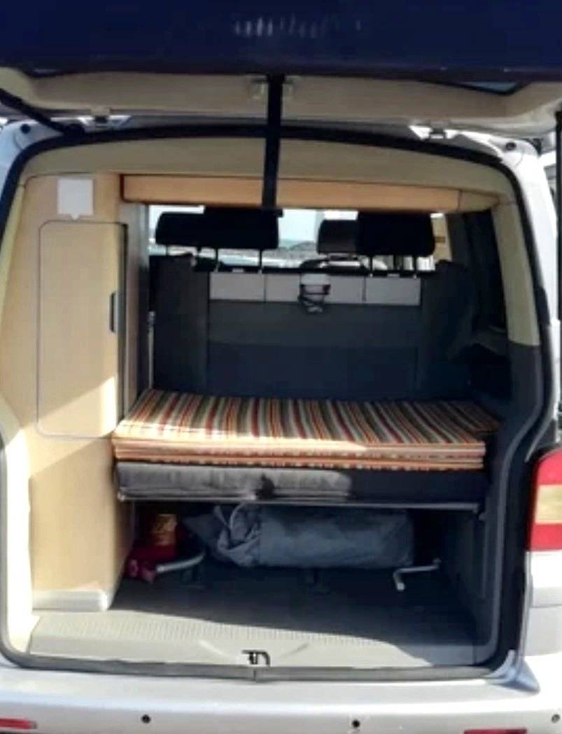 Couchages Volkswagen T5 2,5 l 130 ch - Yescapa