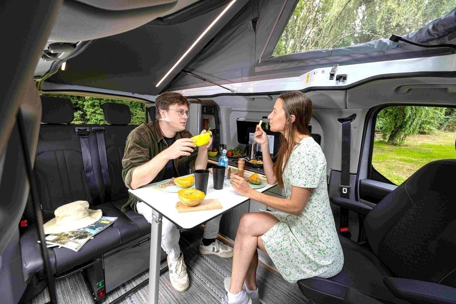 Comedor Ford TOURNEO CUSTOM 136 BVA - Yescapa