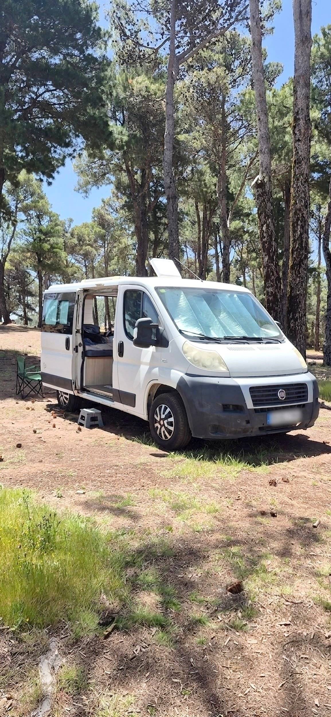 Front view from 3/4 Fiat Ducato 2,2 l Multijet 100 ch. - Yescapa