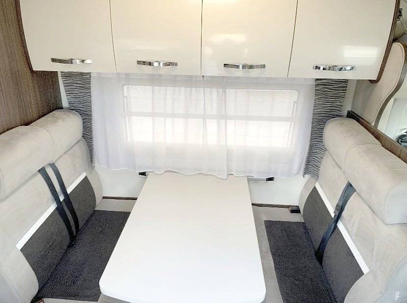 Coin repas Fiat Ducato 2,3 130 ch - Yescapa