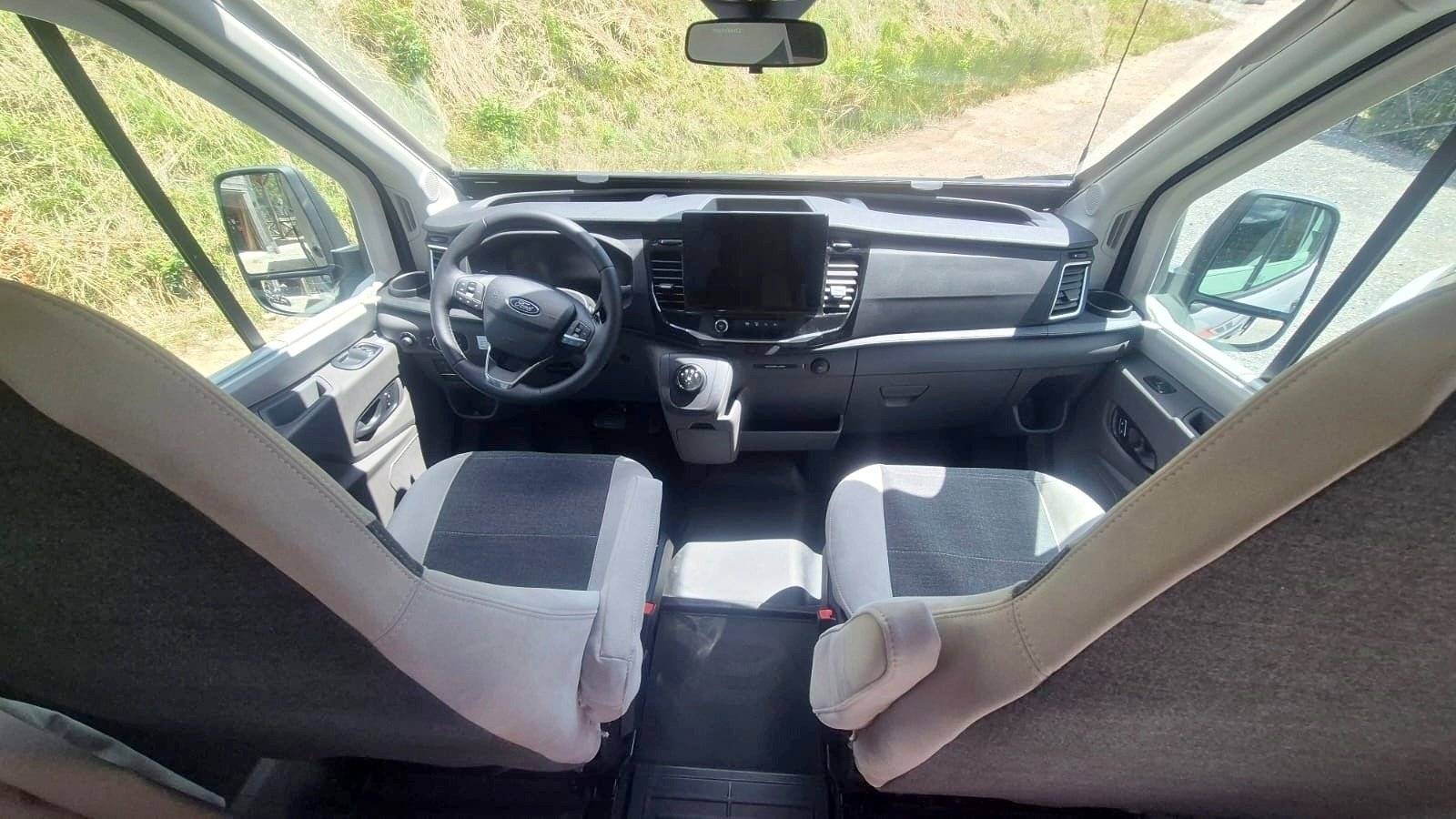 Challenger ford transit