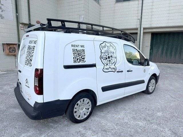 Van Mania van