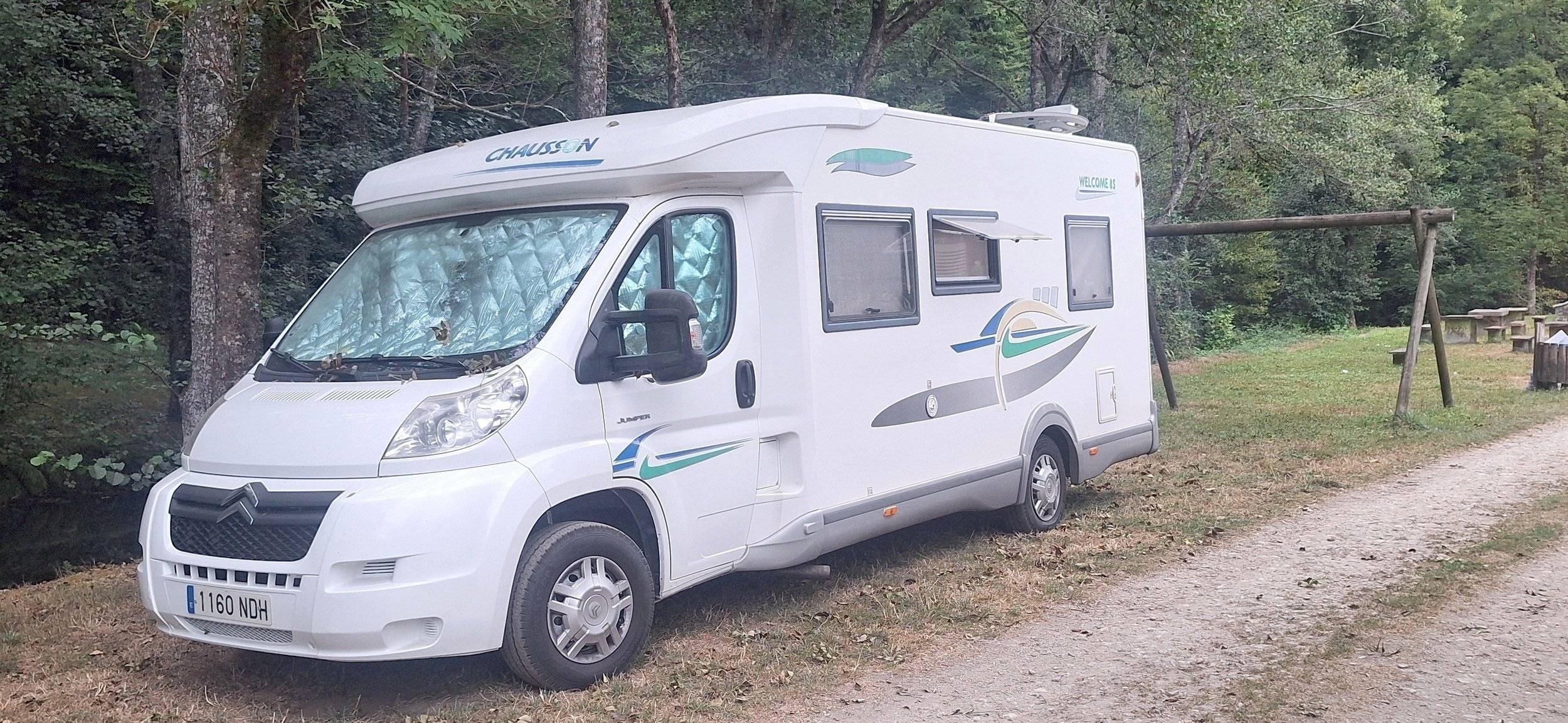 Front view from 3/4 Citroën - Yescapa