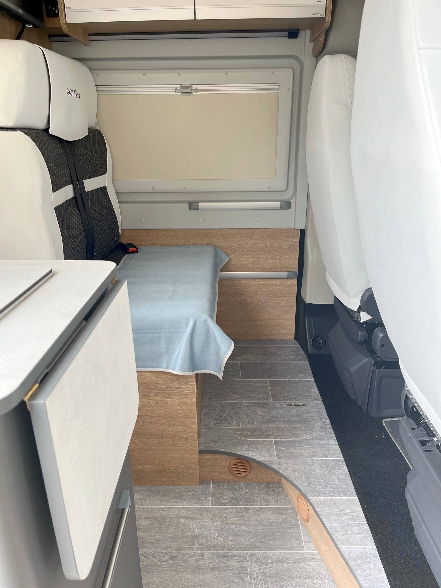 Comedor Peugeot Boxer 2,2 l 130 ch - Yescapa