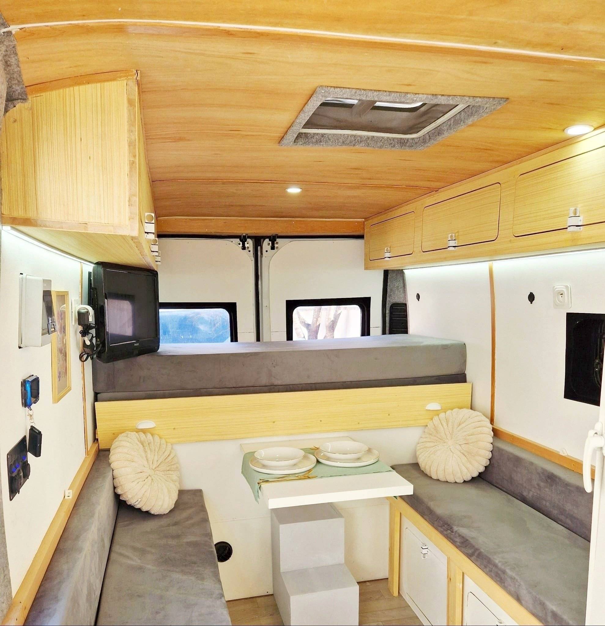 Berth Peugeot BOXER L3H2 - Yescapa