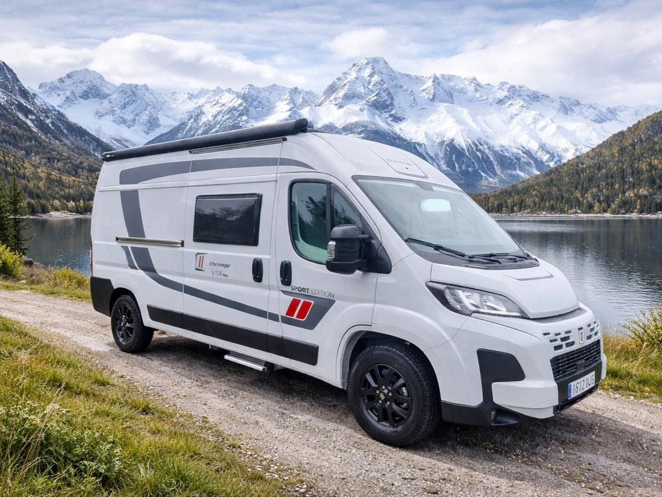 Vue avant de 3/4 Fiat Fiat 140cv - Yescapa