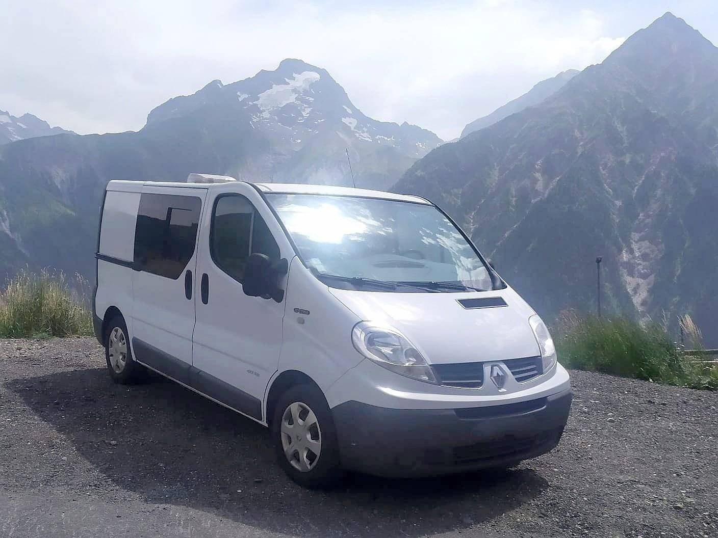 Location Van Bourg d'Oisans 66915 Renault Renault tra… Yescapa