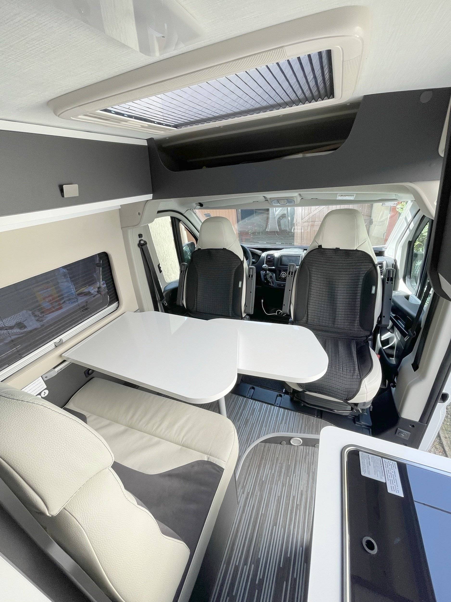 Mclouis Van 3 Menfys