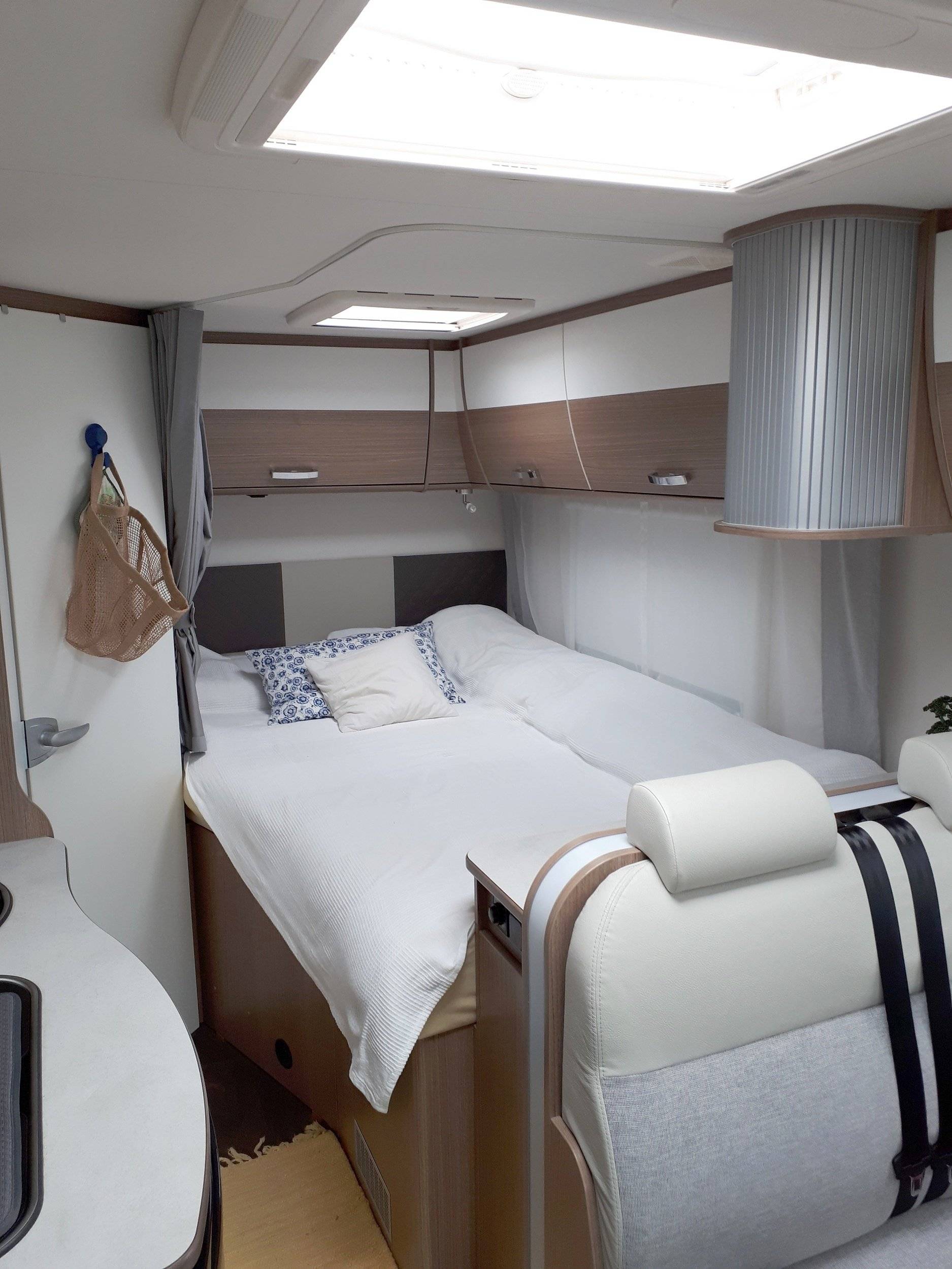 Berth Fiat Ducato 120 Multijet - Yescapa