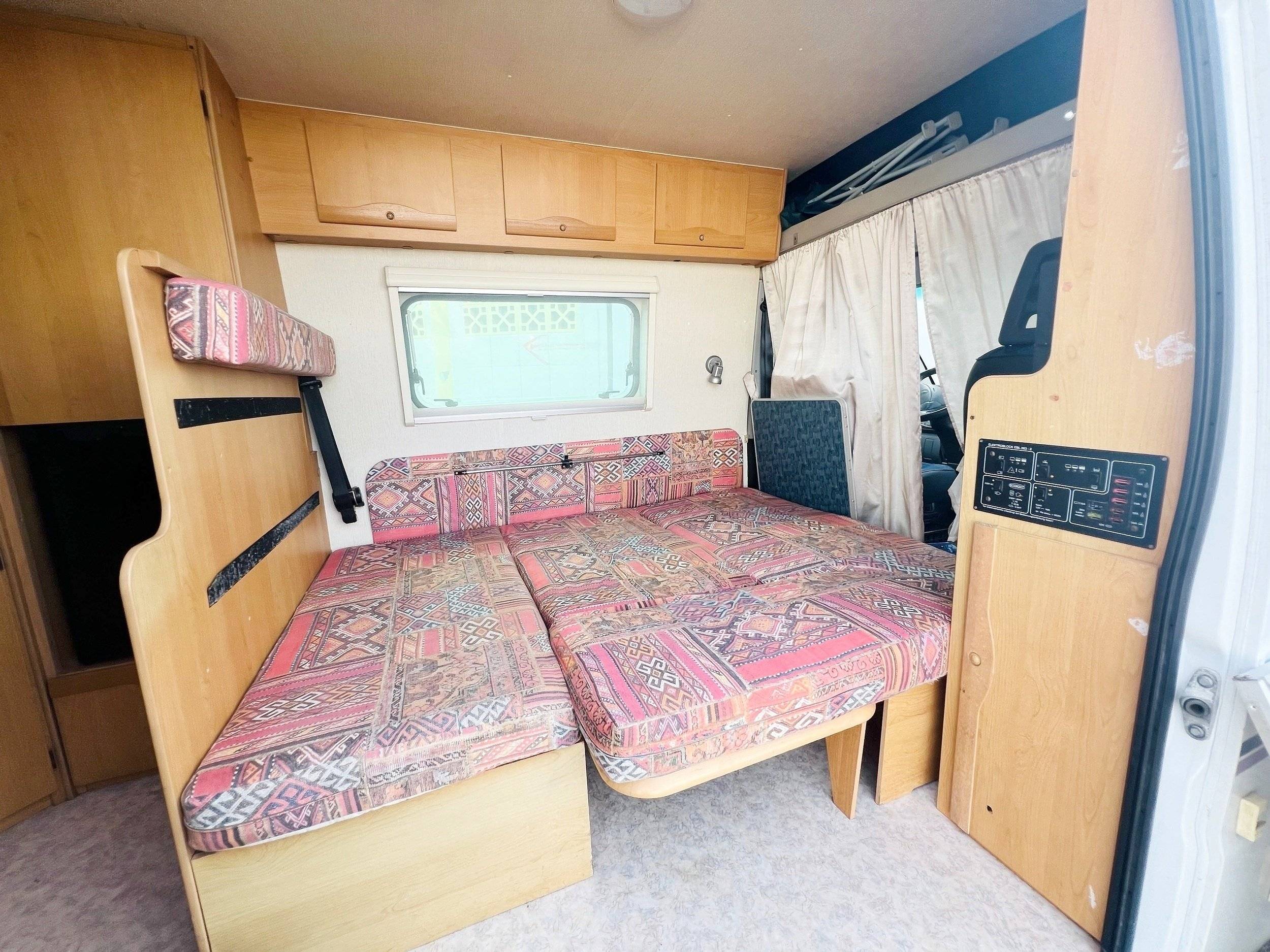 Berth Peugeot J5 - Yescapa