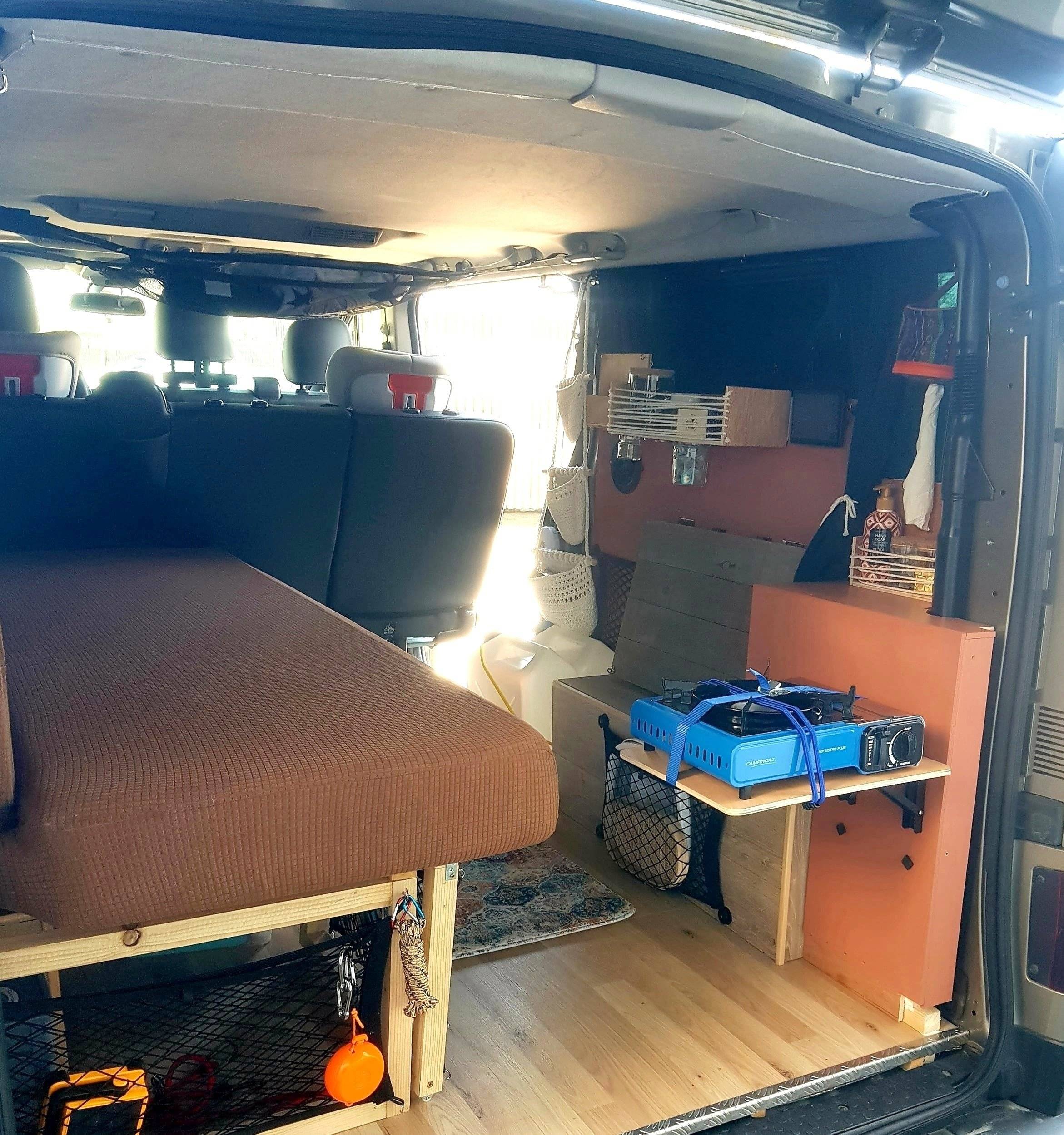 Berth Renault Trafic 3 L2H1 140 CV - Yescapa