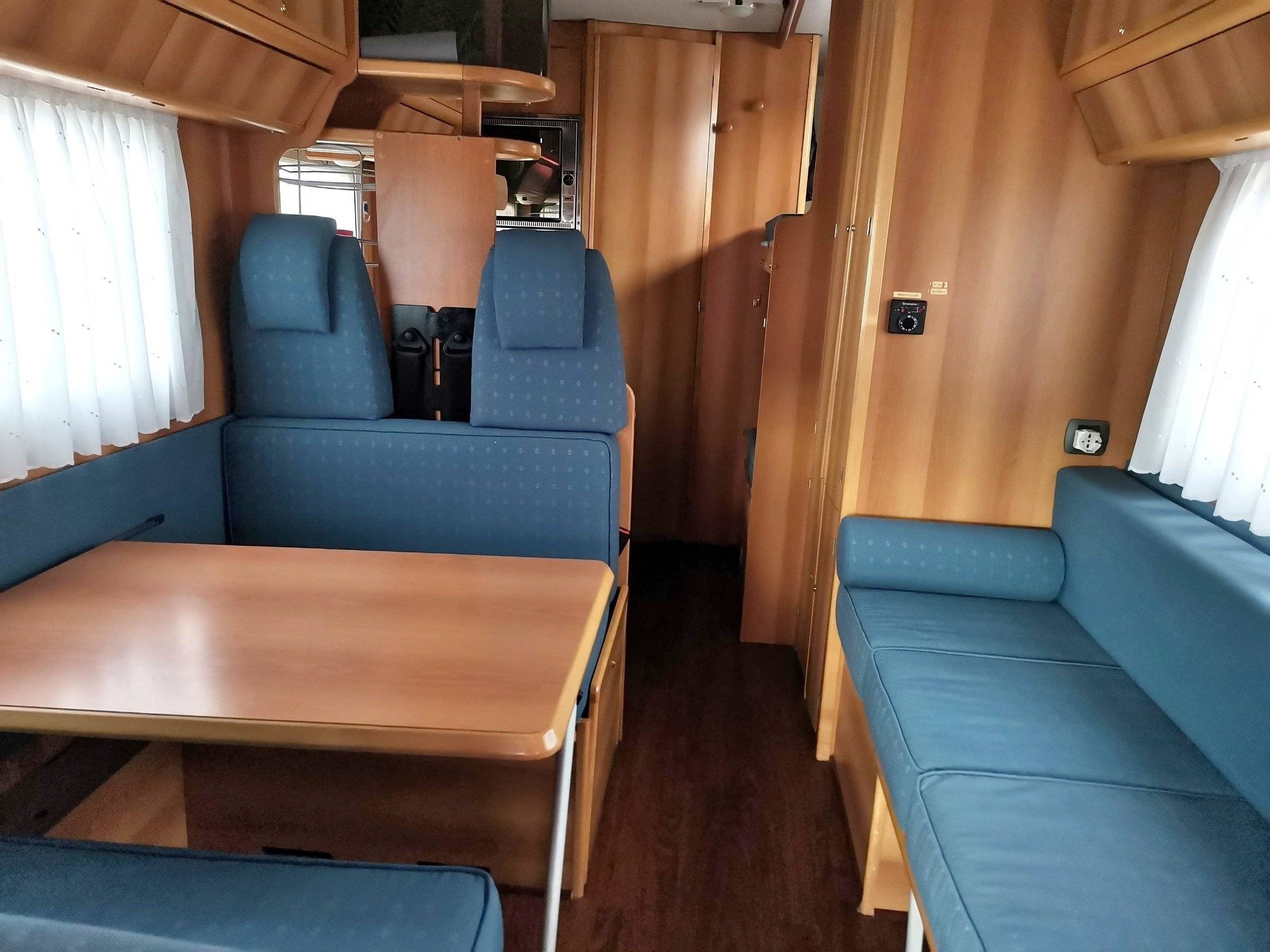 Dinette Fiat ducato 2.500 TD - Yescapa
