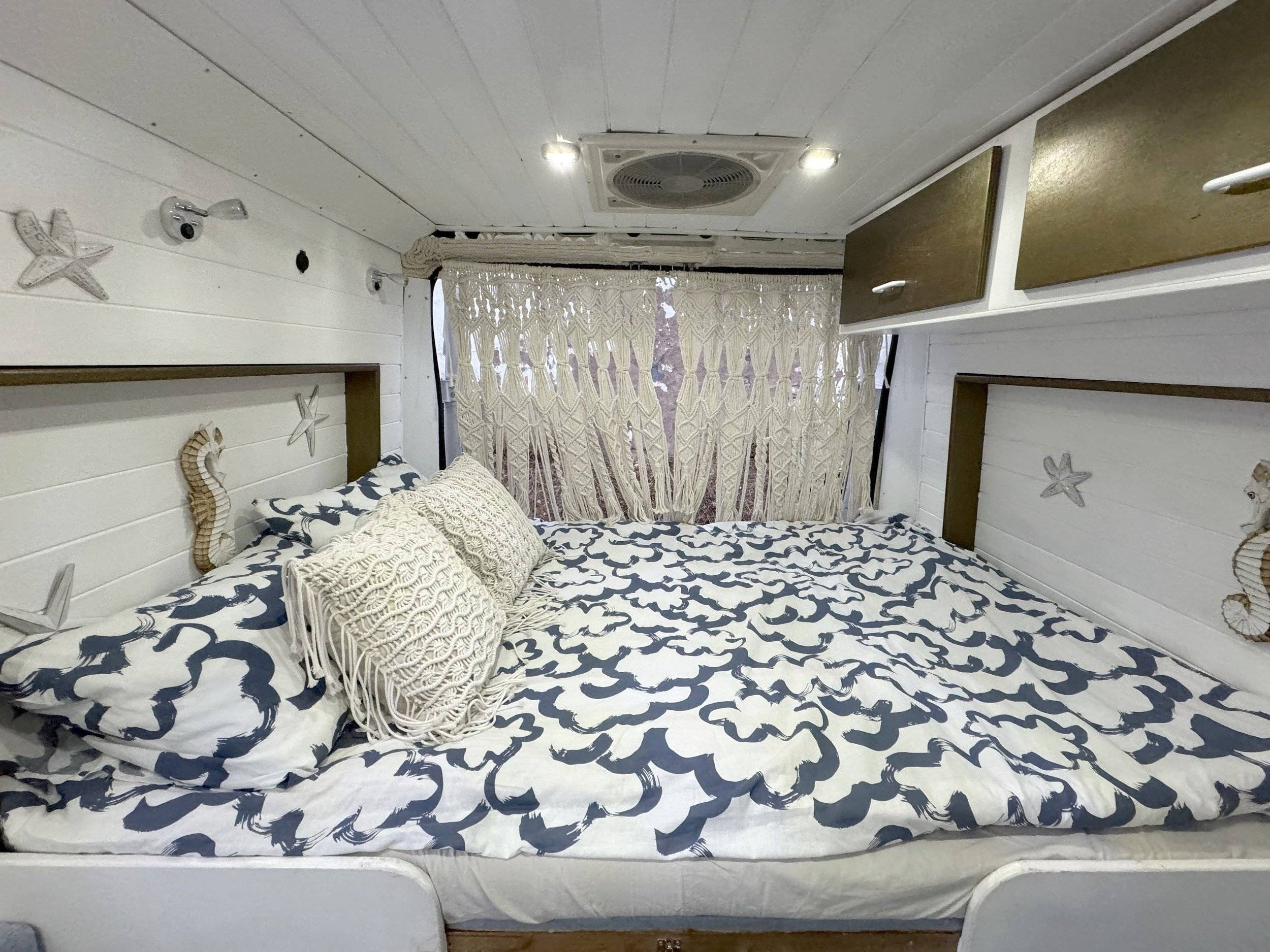 Berth Peugeot Boxer 2,2 l 120 ch. - Yescapa