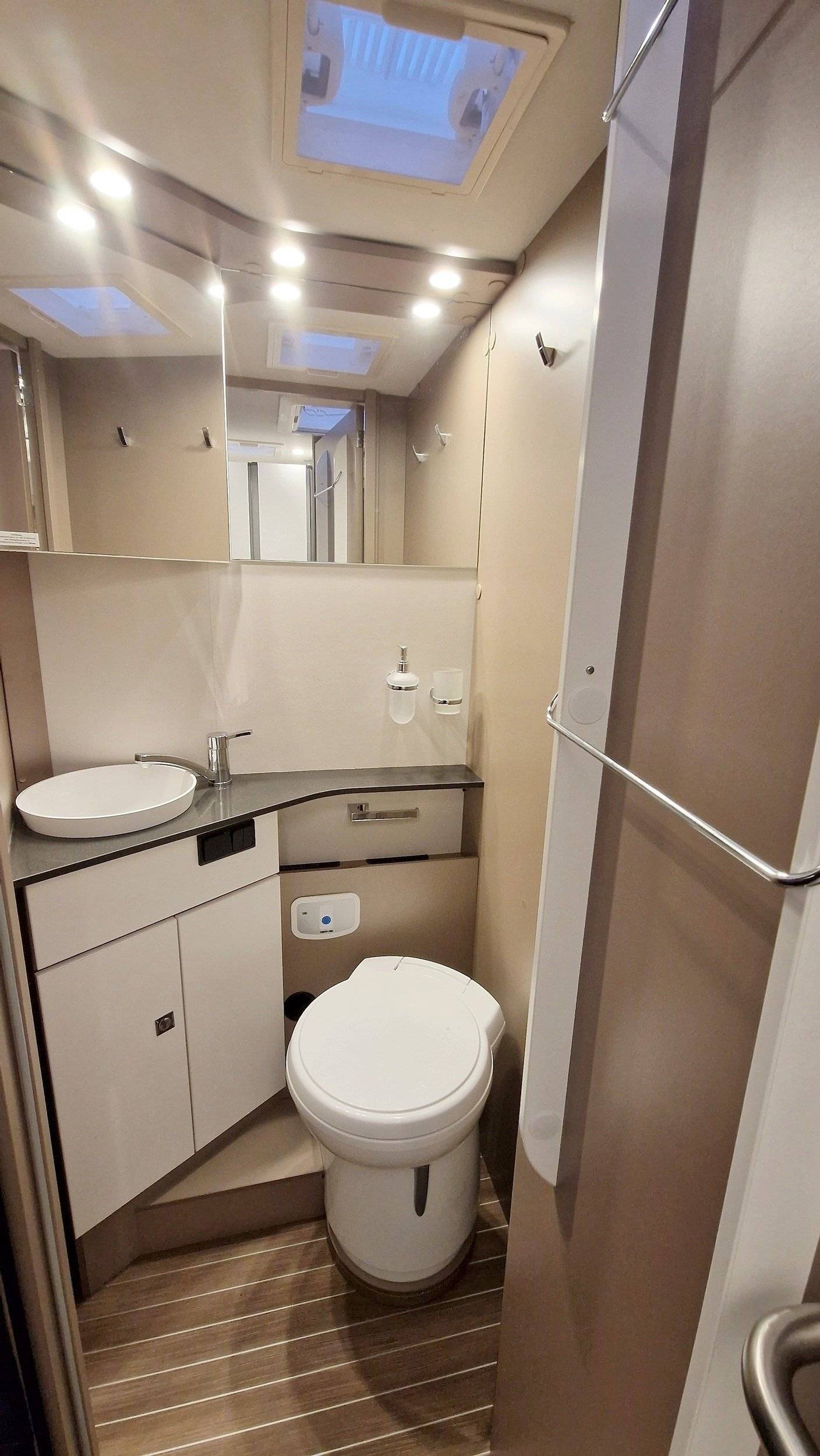 Blucamp Ocean 525