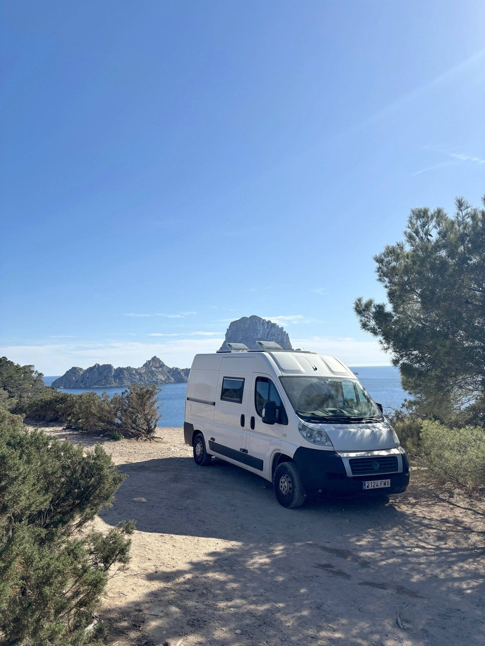schräge Vorderansicht Fiat Ducato - Yescapa
