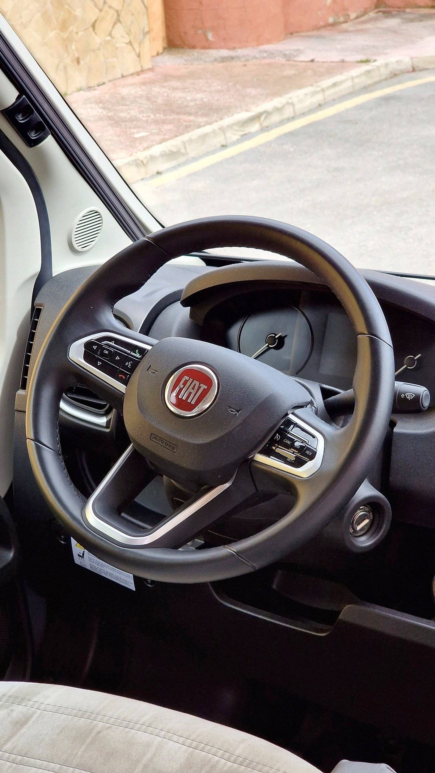 Sunlight SUNLIGHT CLIFF 640 ADVENTURE EDITION