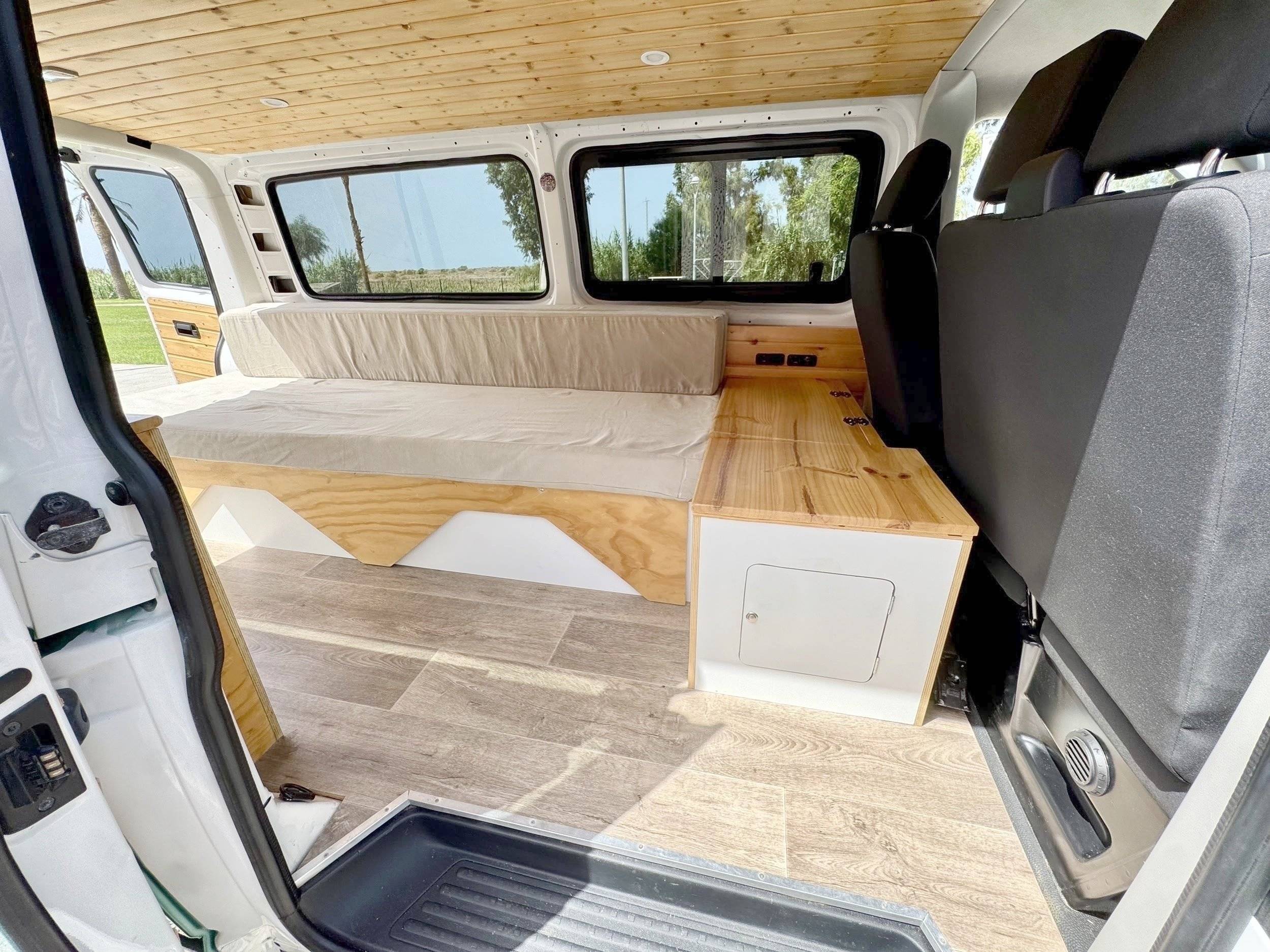 Menjador Volkswagen T6 2,0 l 102 ch - Yescapa