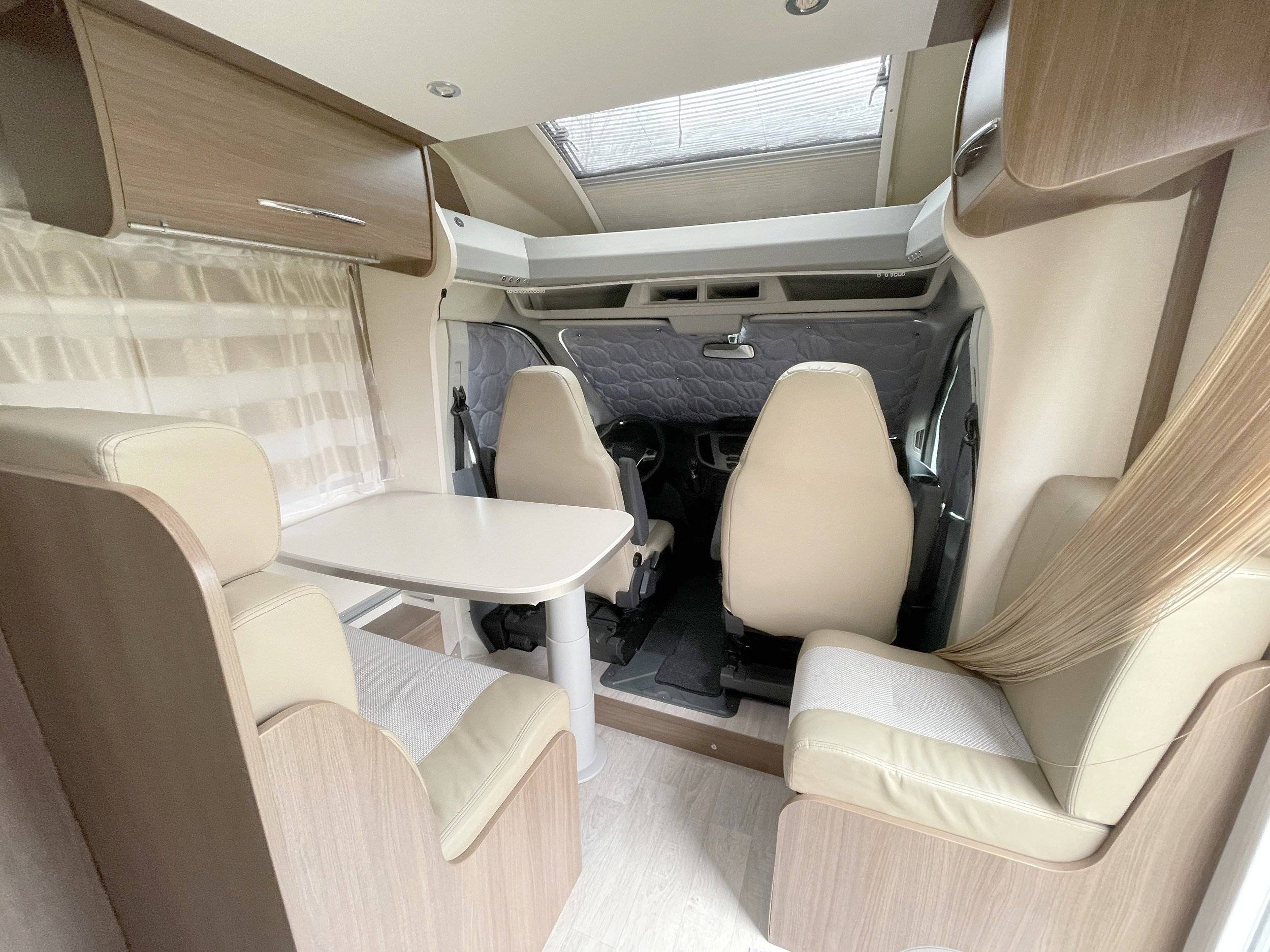 Dinette Ford - Yescapa