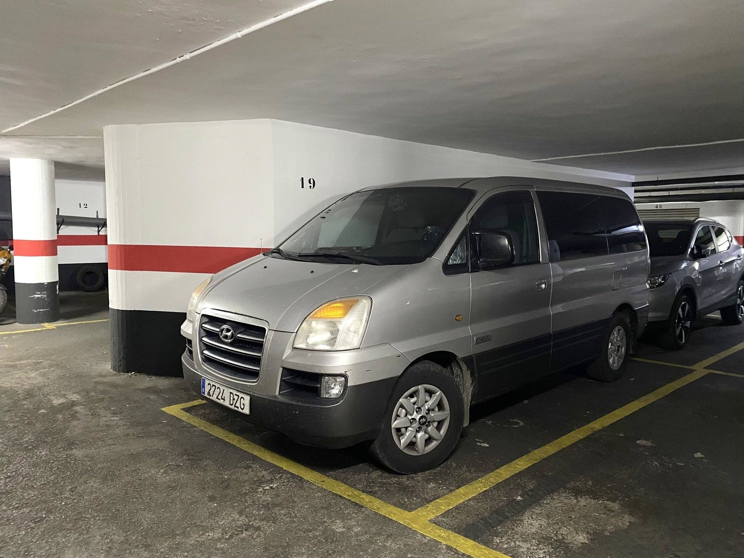 Hyundai H-1 2.5 td svx 4p