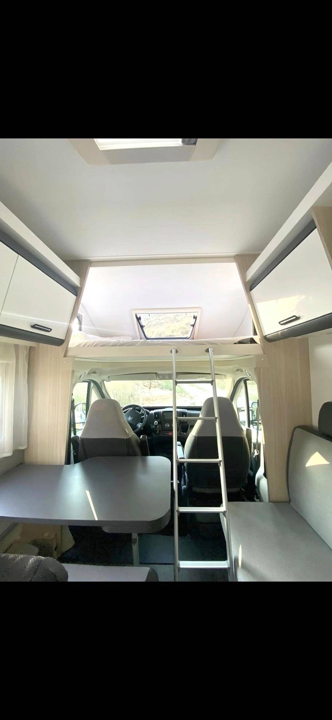 Adria Sunliving A75DP