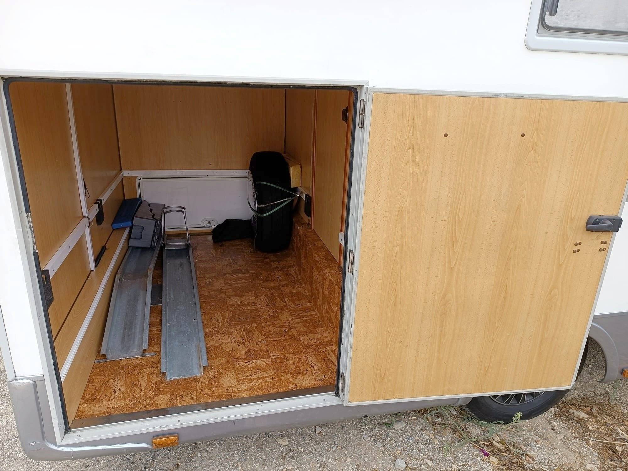 3 C Cartier/Brisebras Renault Master