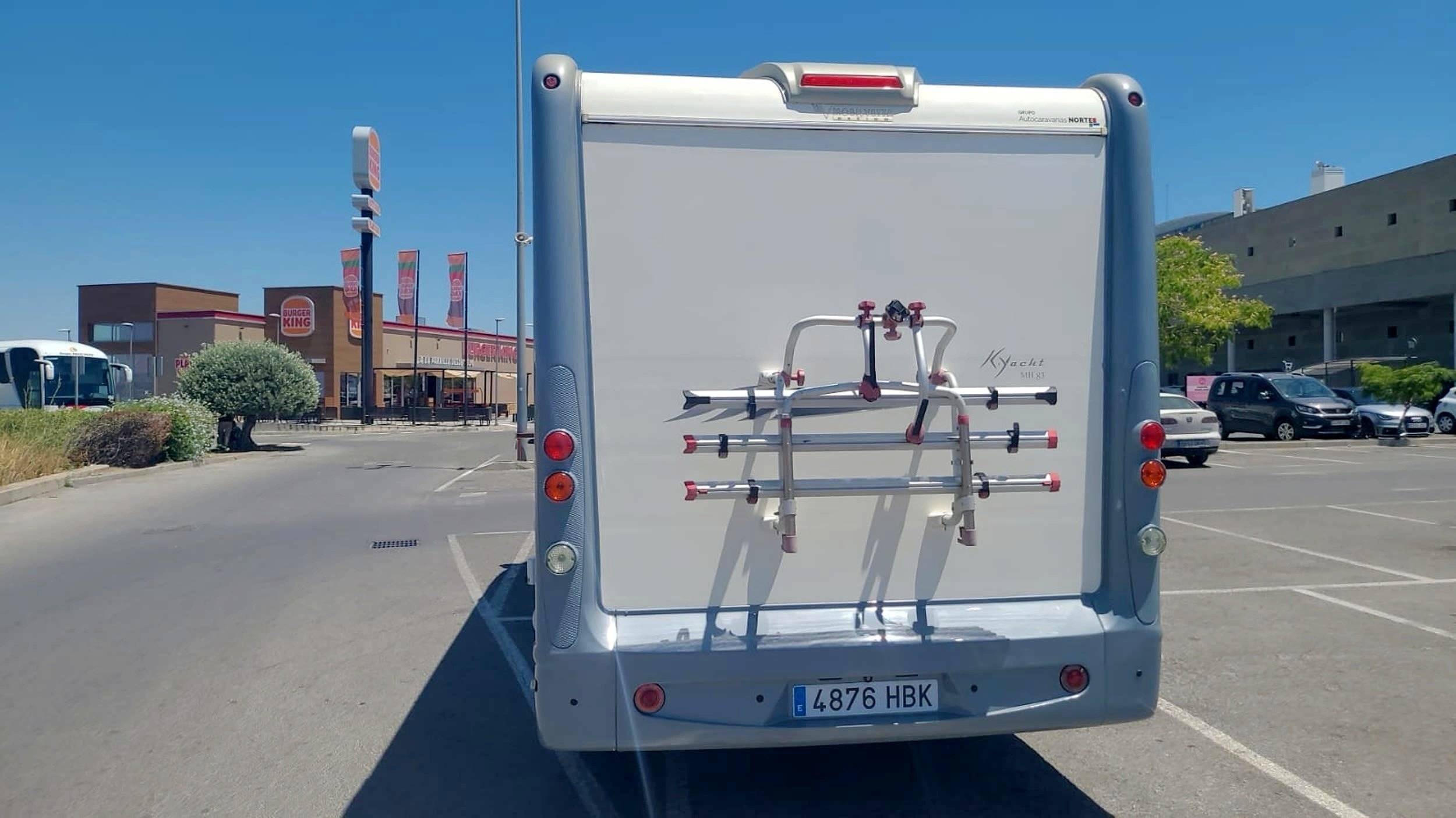 Rear view Fiat 2,3 l 130 ch. - Yescapa