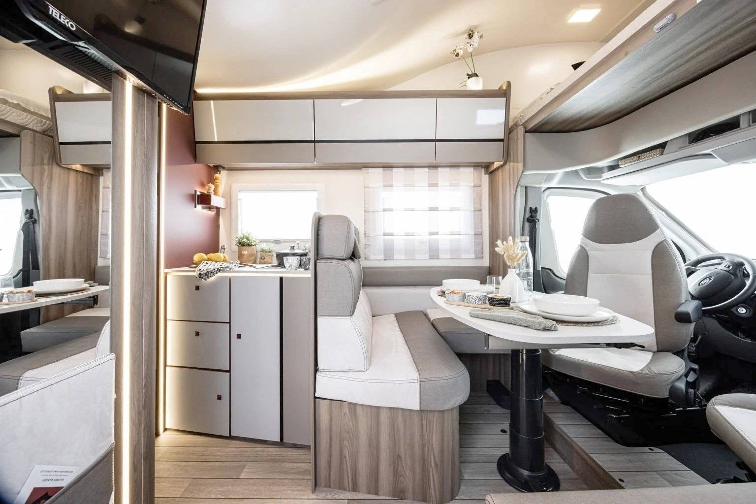 Menjador Ford Transit 2,0 l 170 ch - Yescapa