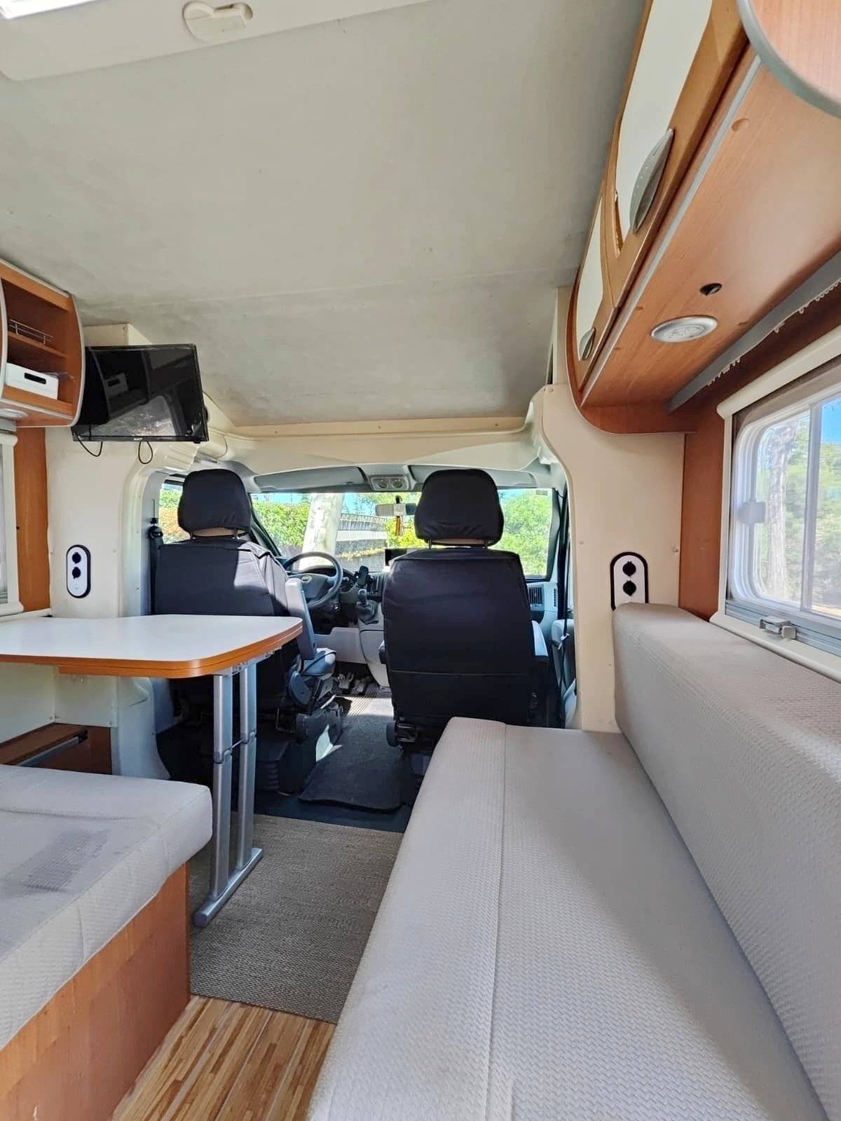 Dining Area Fiat FIAT DUCATO - Yescapa