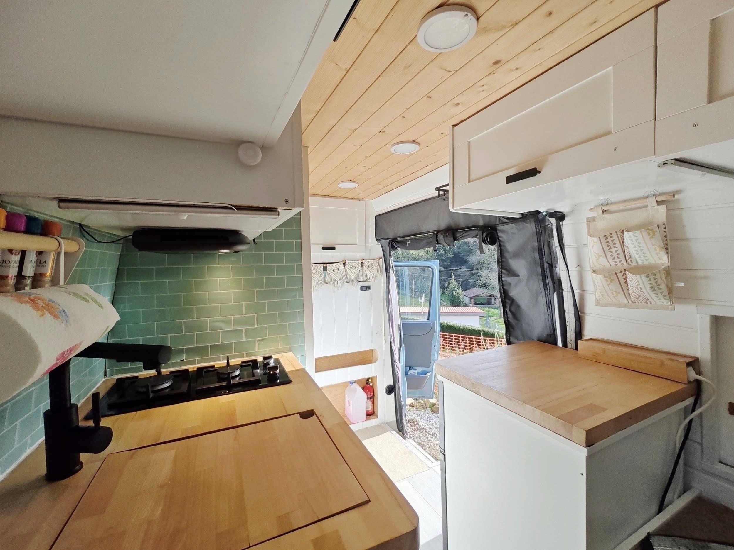 Dining Area Ford Transit - Yescapa