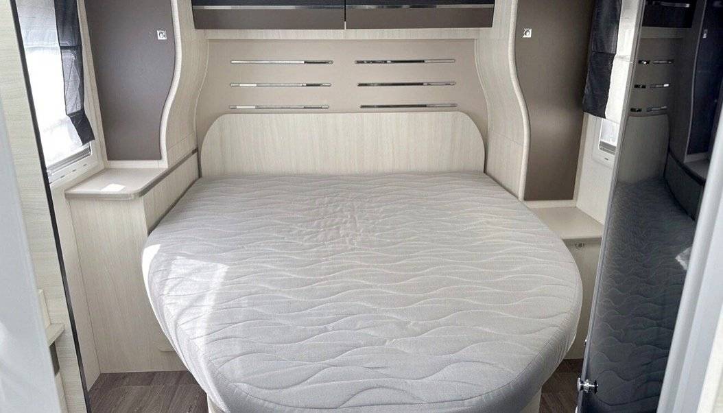 Plazas en cama Fiat 130 - Yescapa
