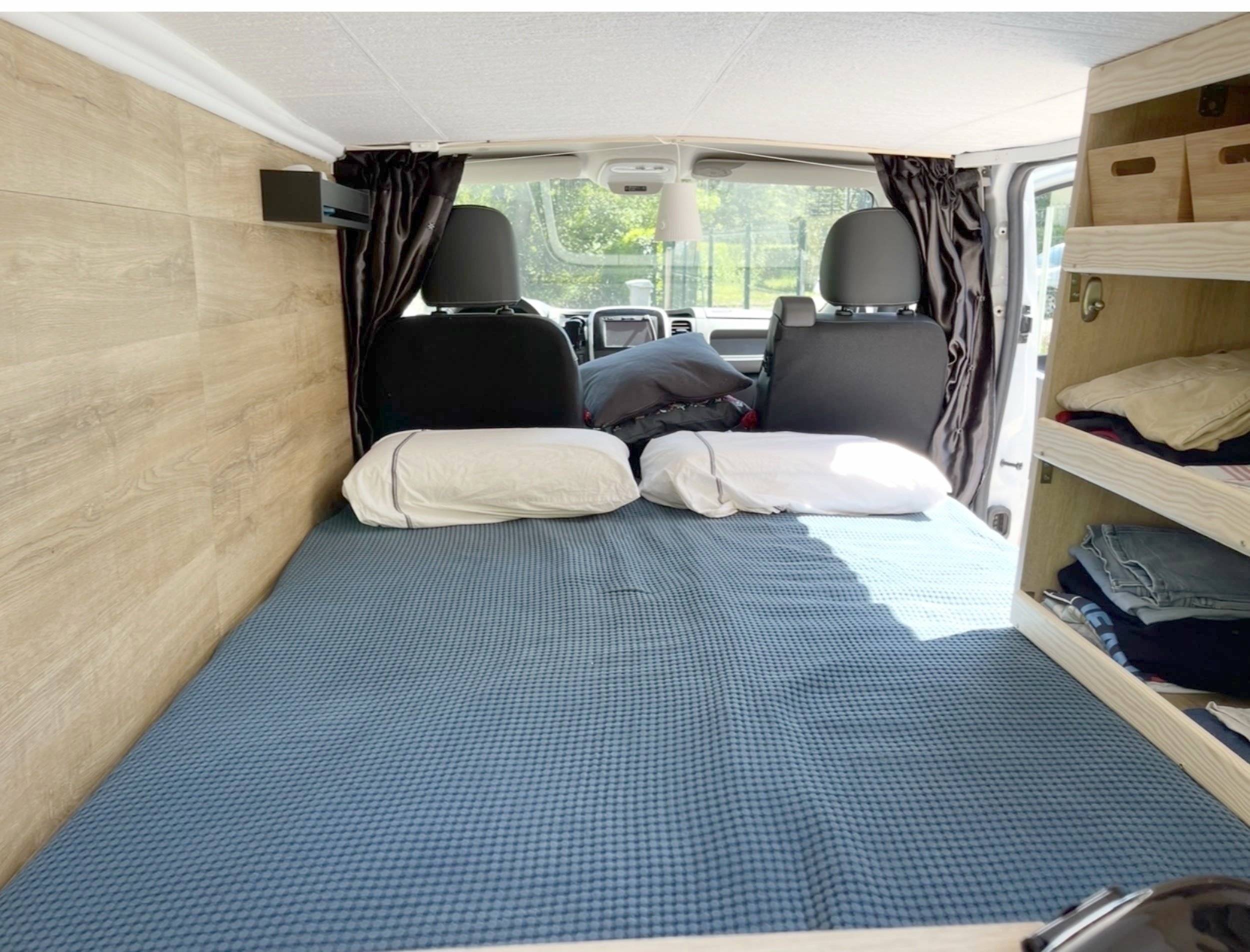 Dormidas Renault Trafic 1,5 l dci 90 ch - Yescapa