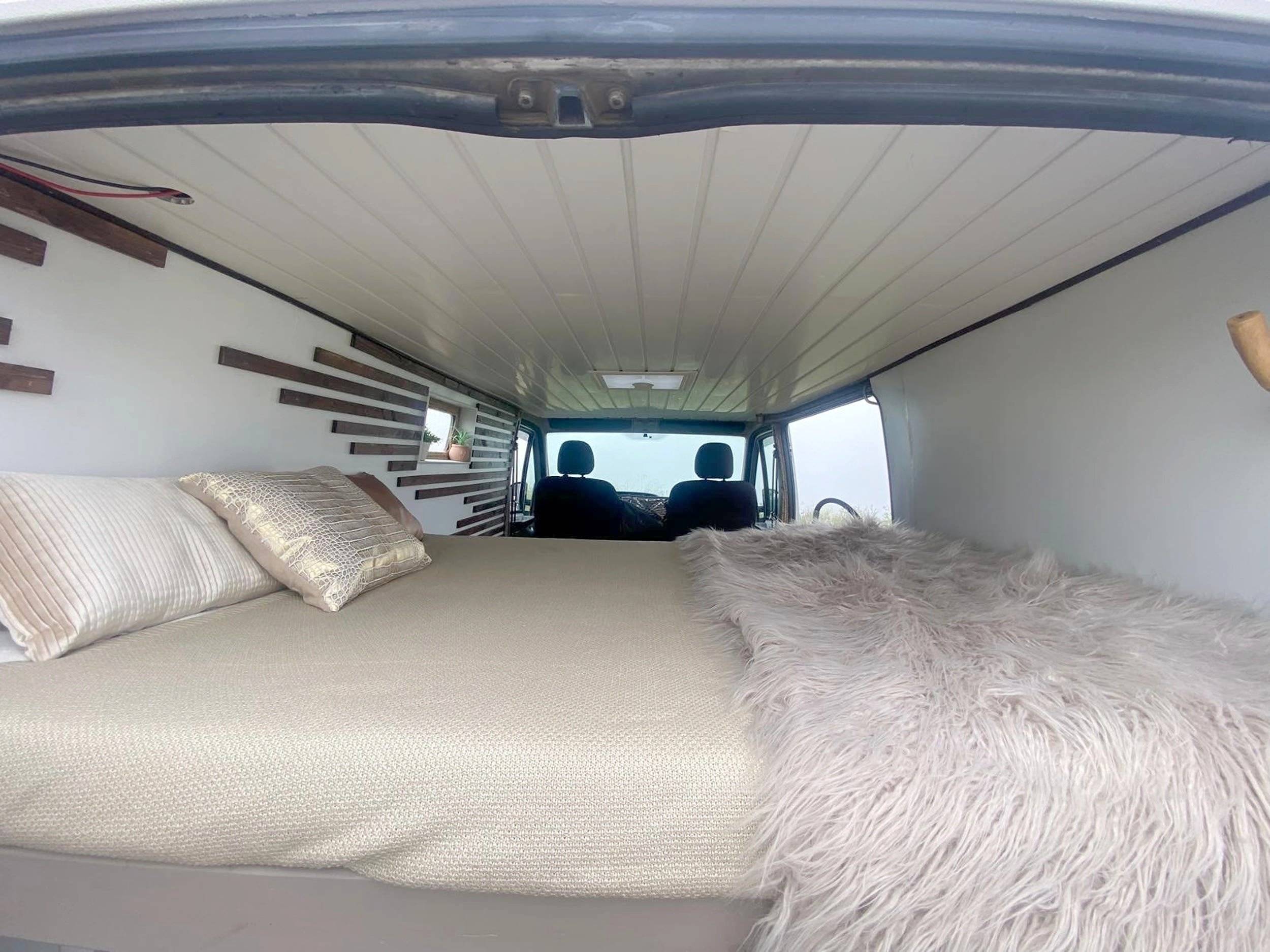 Berth Fiat Ducato 2.8 - Yescapa