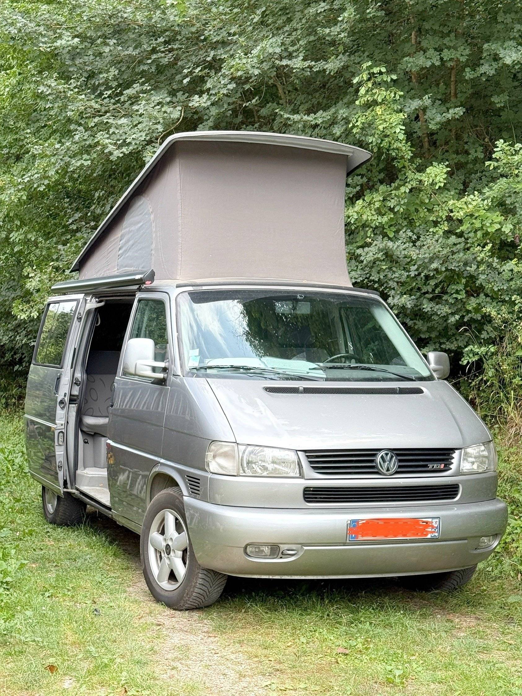 Vista frontale a ¾ Volkswagen - Yescapa