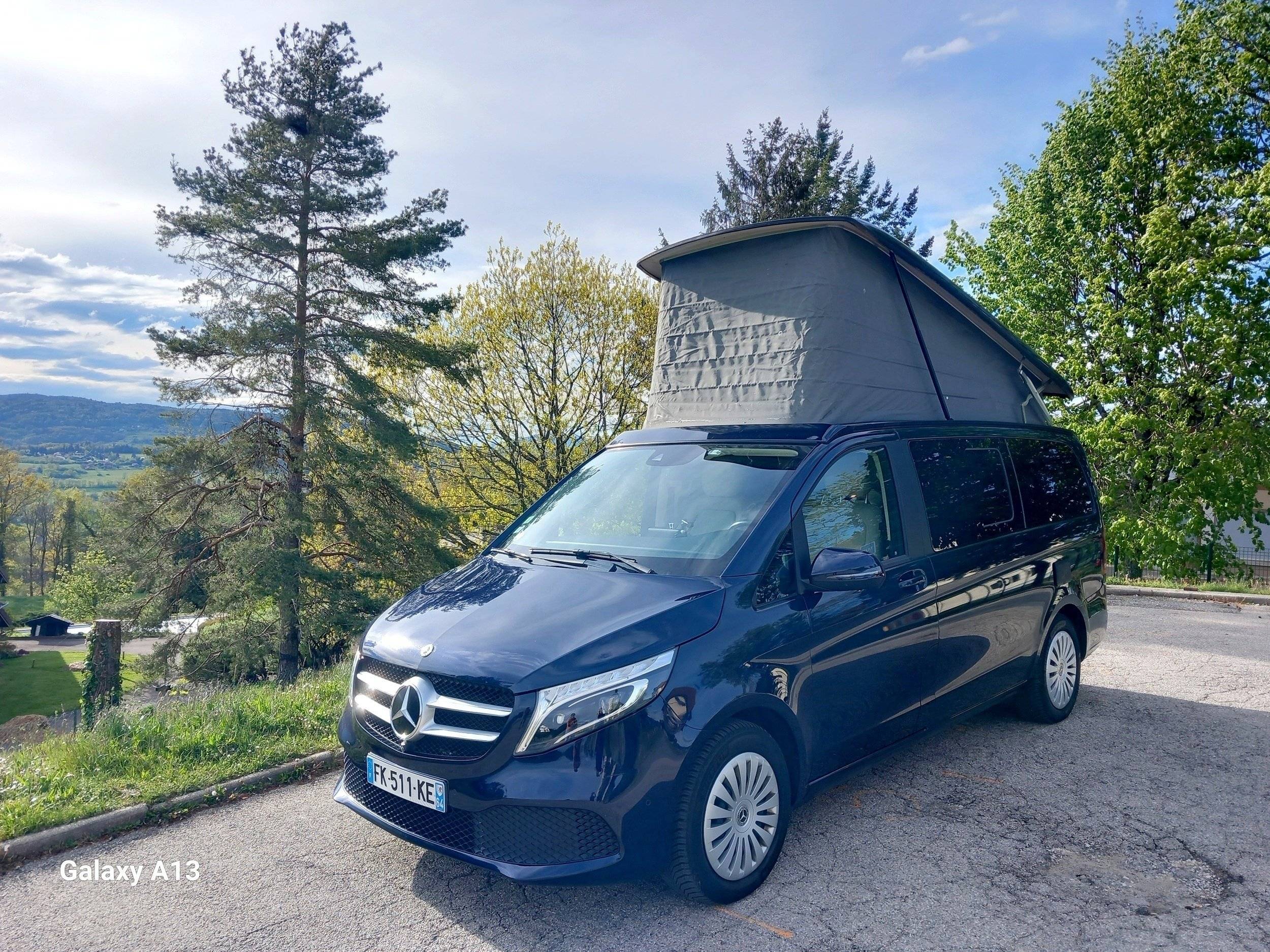 Vista frontale a ¾ Mercedes Mercedes Marco polo - Yescapa
