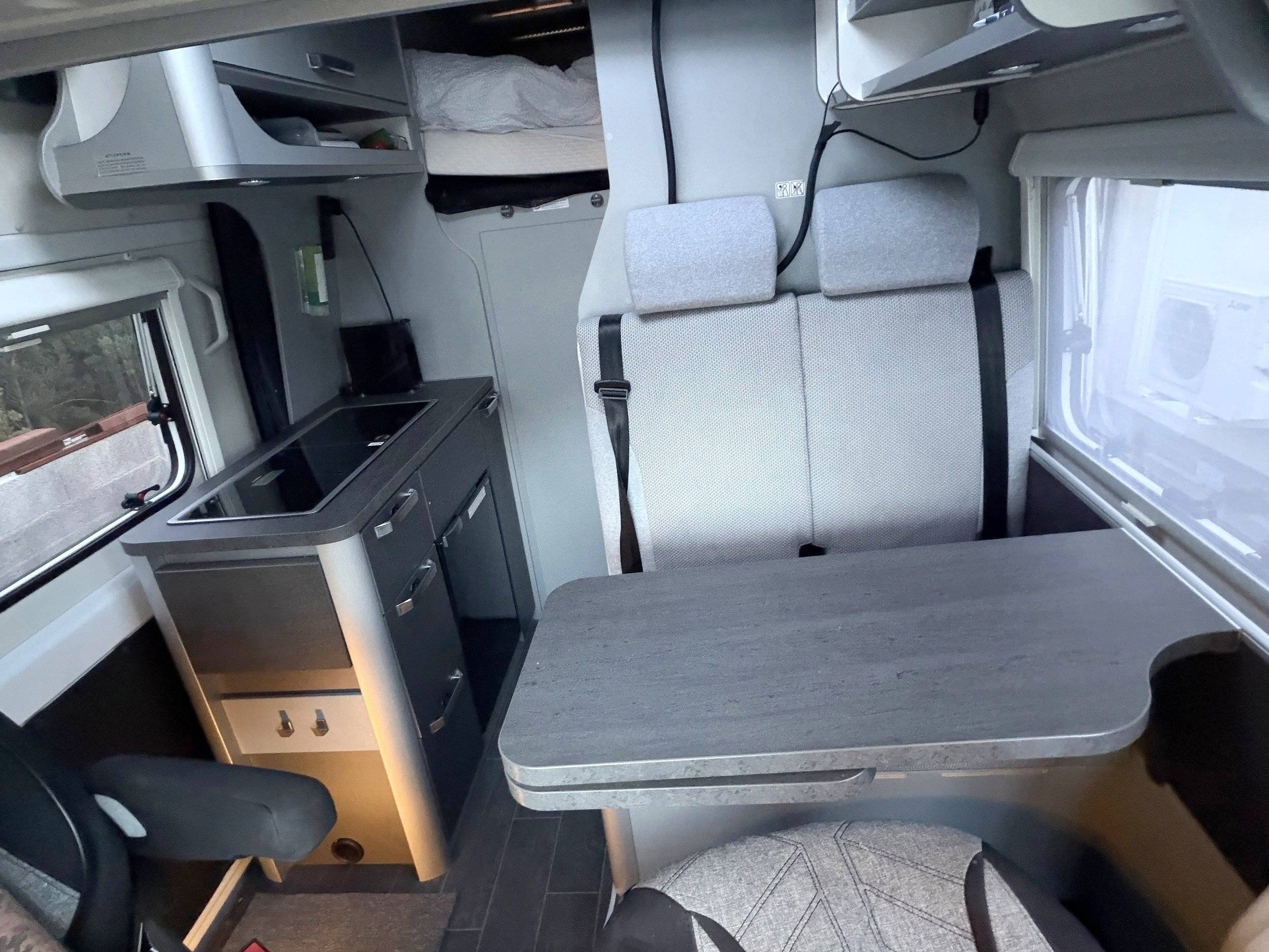 Área de jantar Fiat Ducato 2,3 l 130 ch. - Yescapa