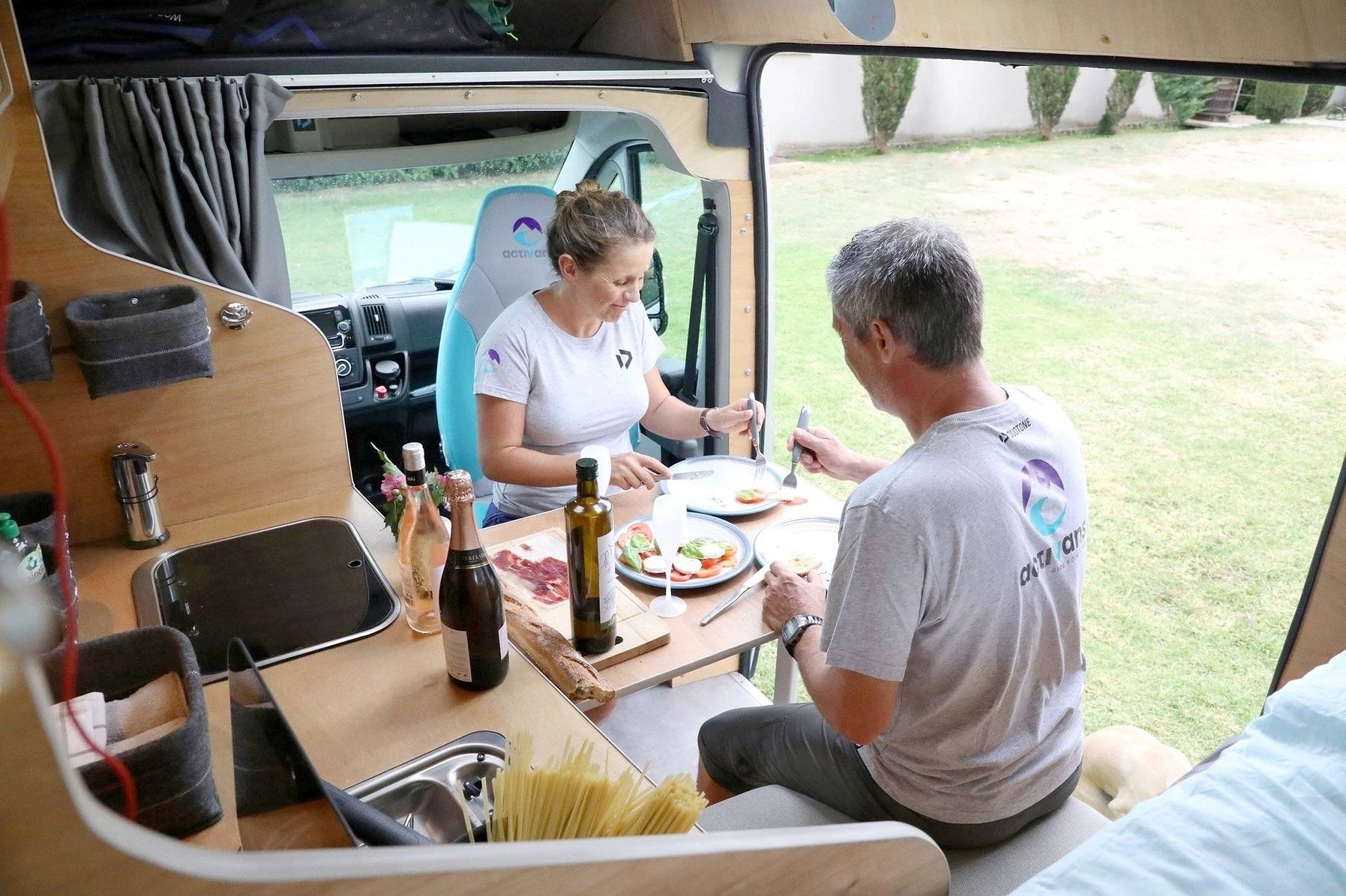 ACTIVANS SURF VAN 2 P. 