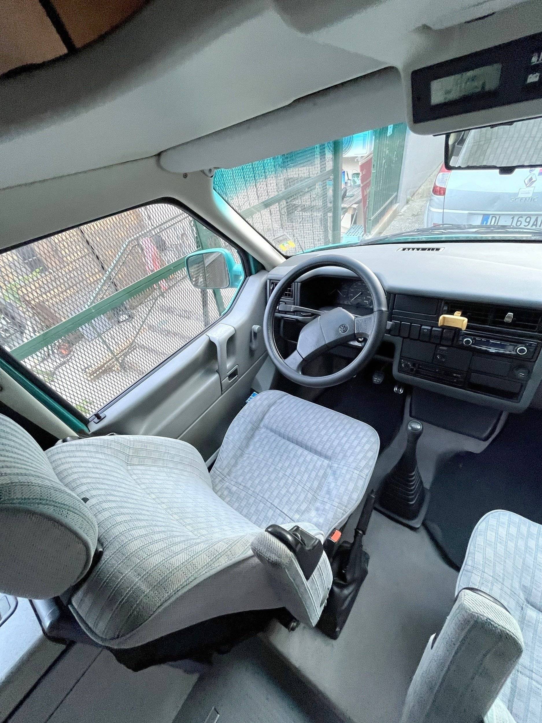 Bestuurderplaats Volkswagen Volkswagen T4 California 2.5 TDI - Yescapa