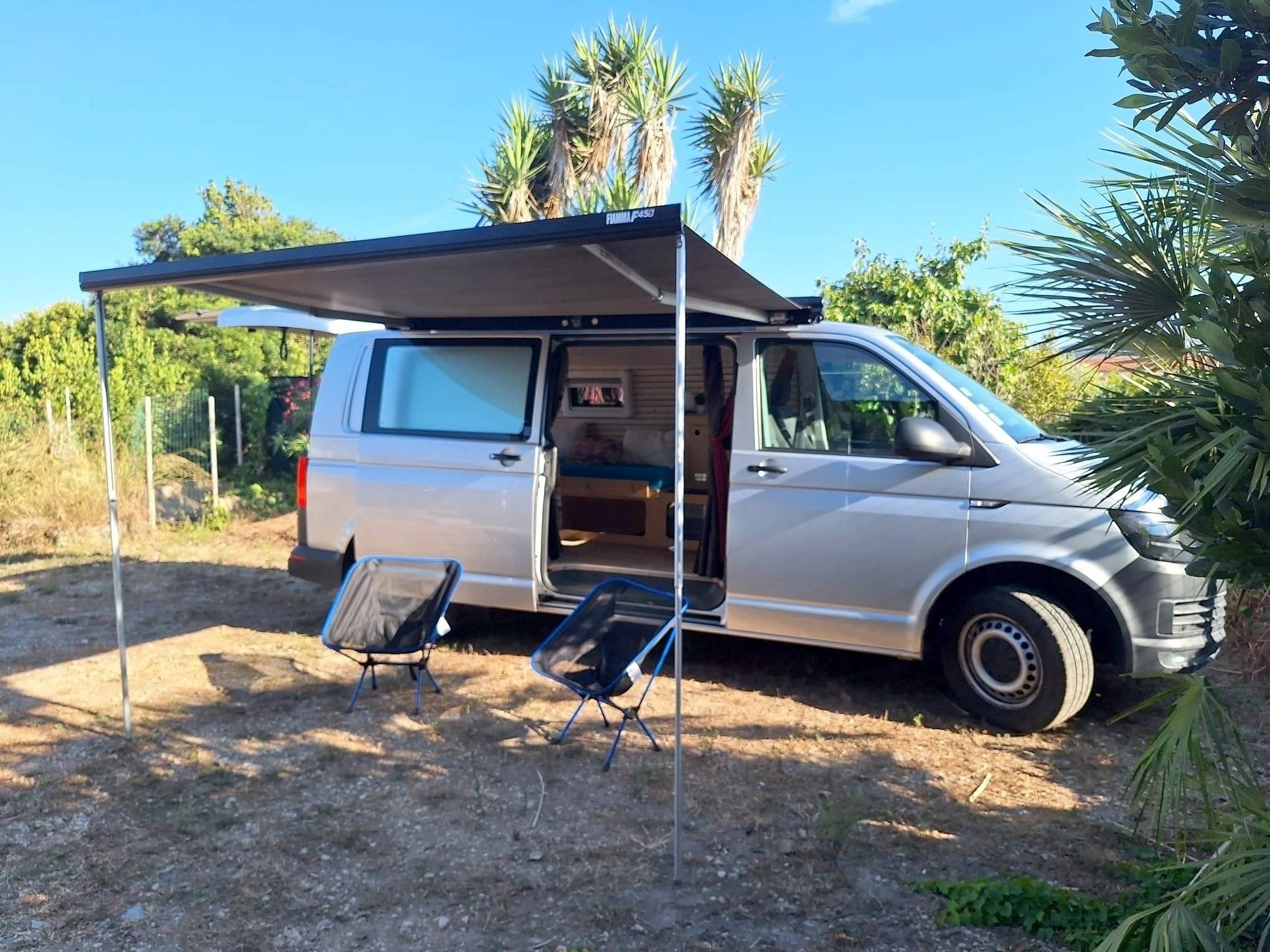 Vista del vehicle angle davanter Volkswagen - Yescapa