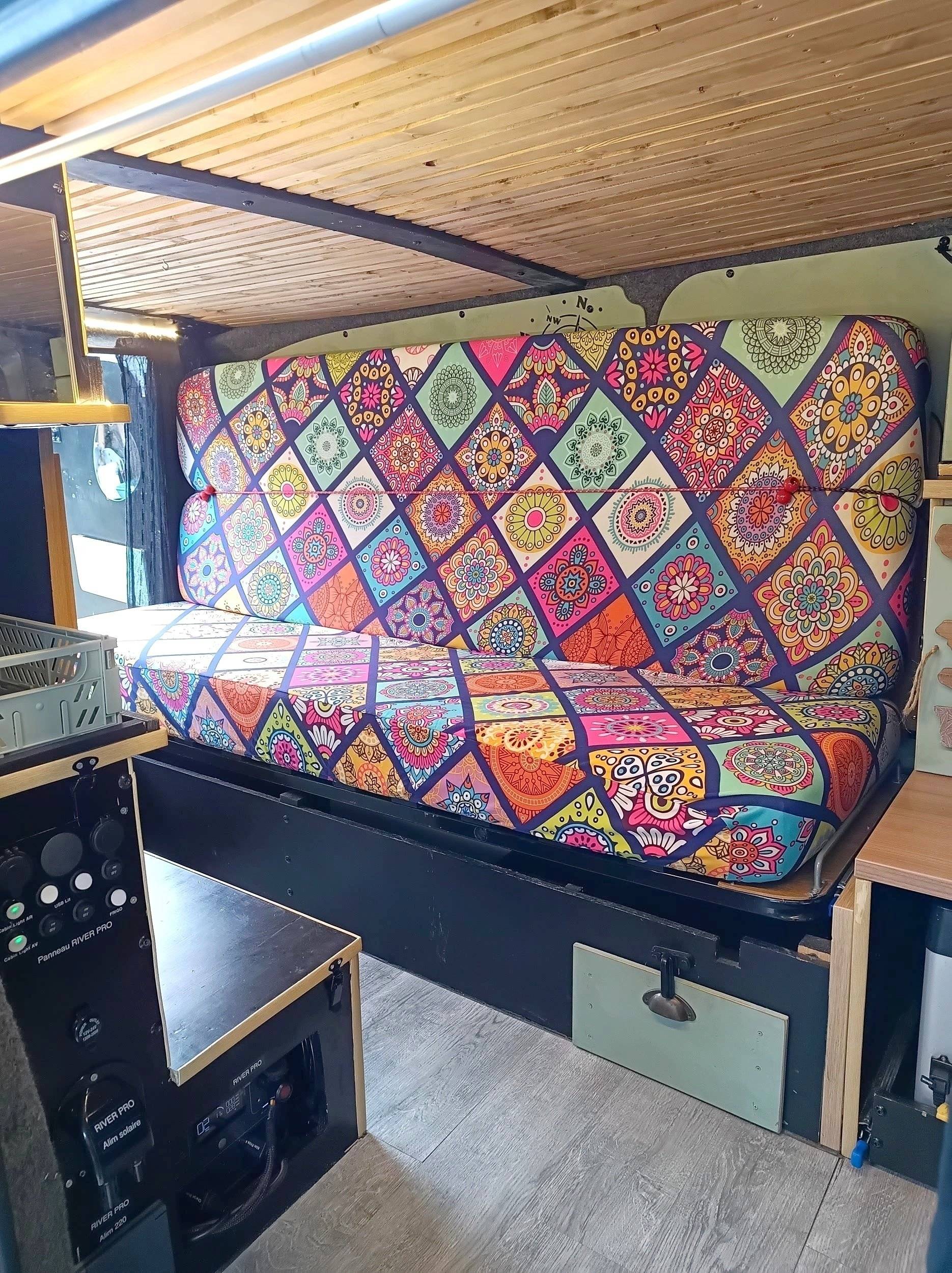 Plazas en cama Citroën Jumpy 2,2 l 120 ch - Yescapa