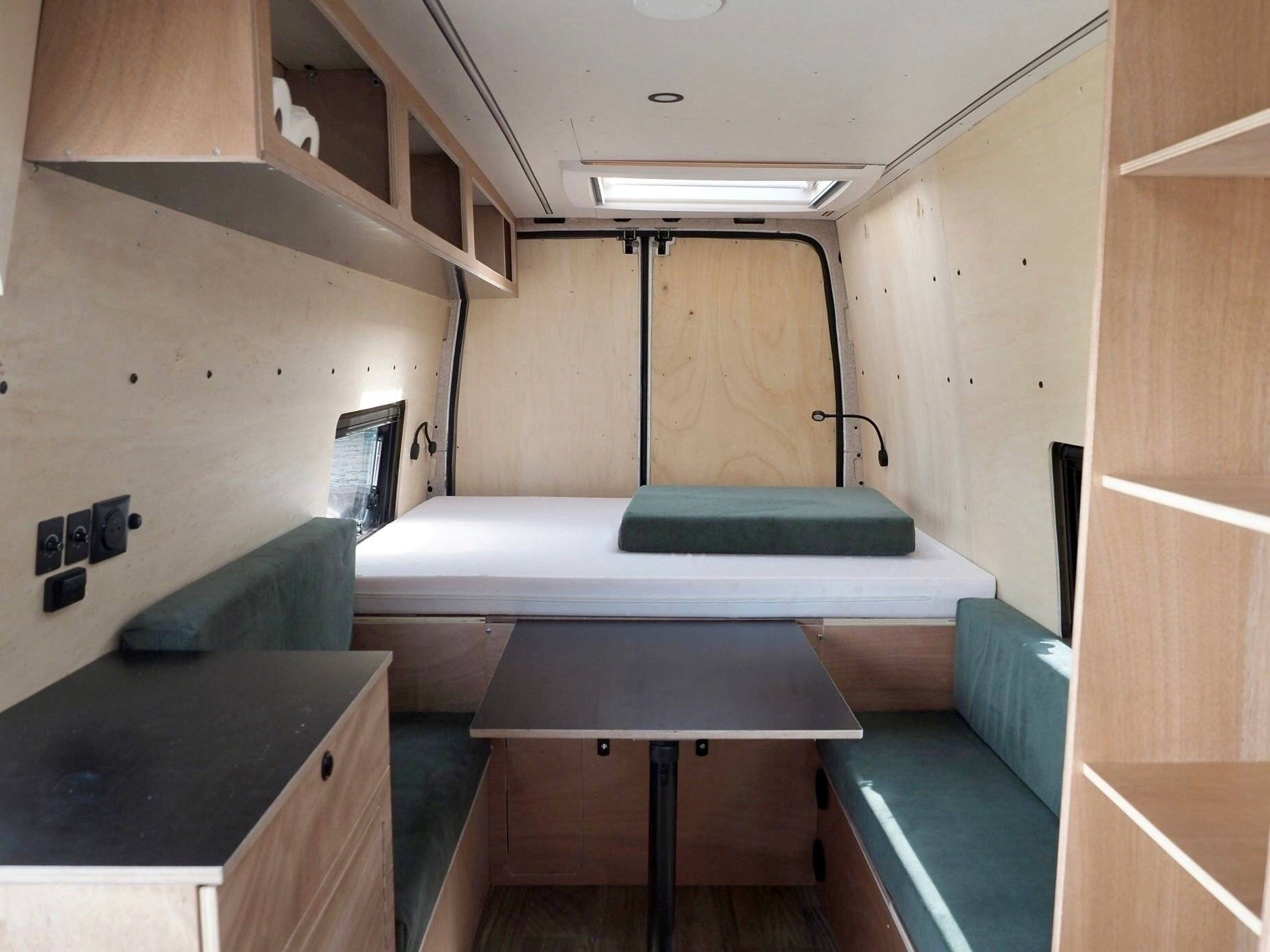 Dining Area Ford Transit - Yescapa