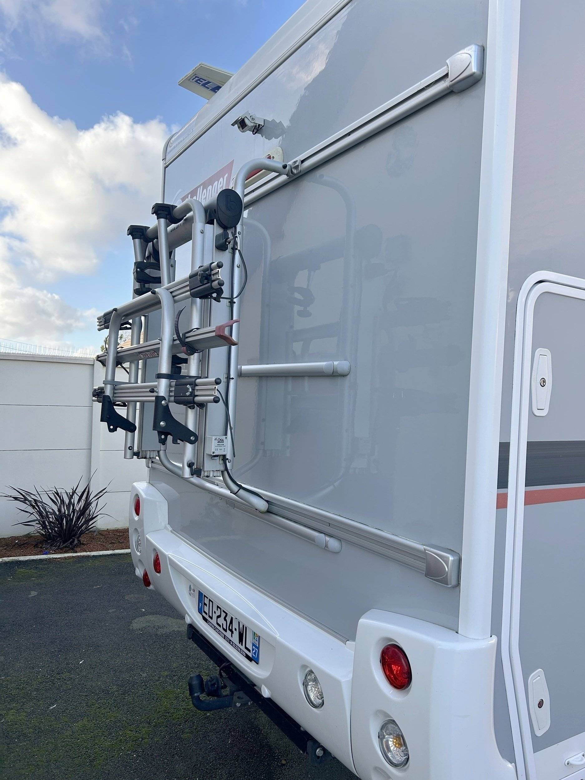 Challenger 03 Active