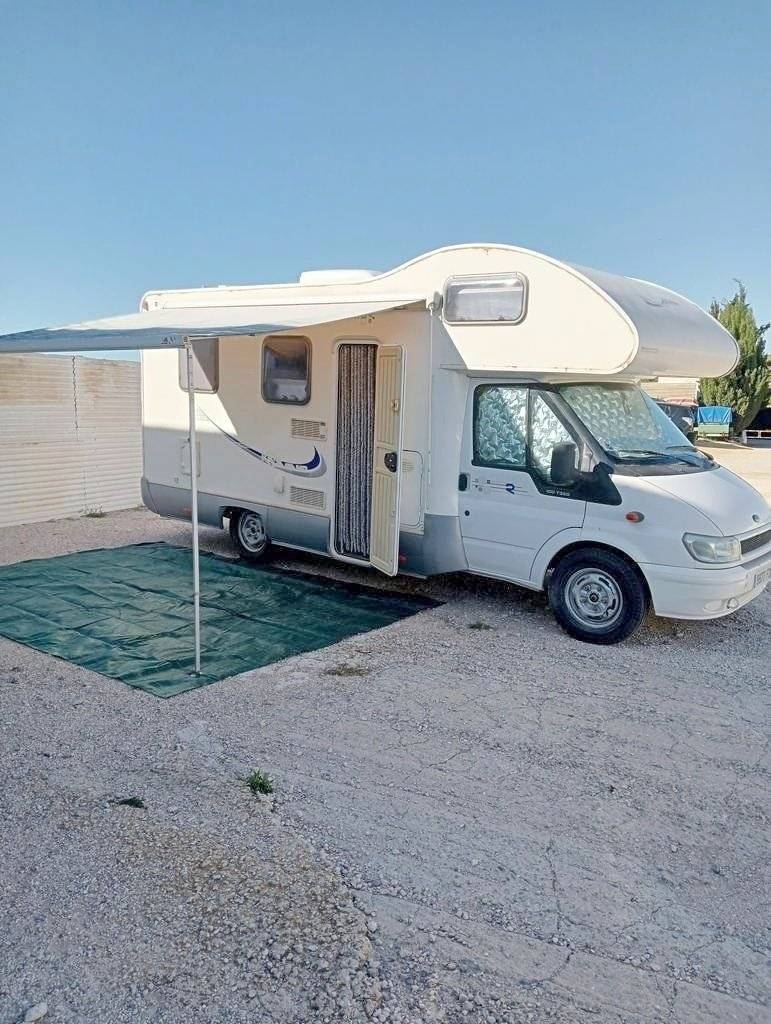 Ford rimor katamarano