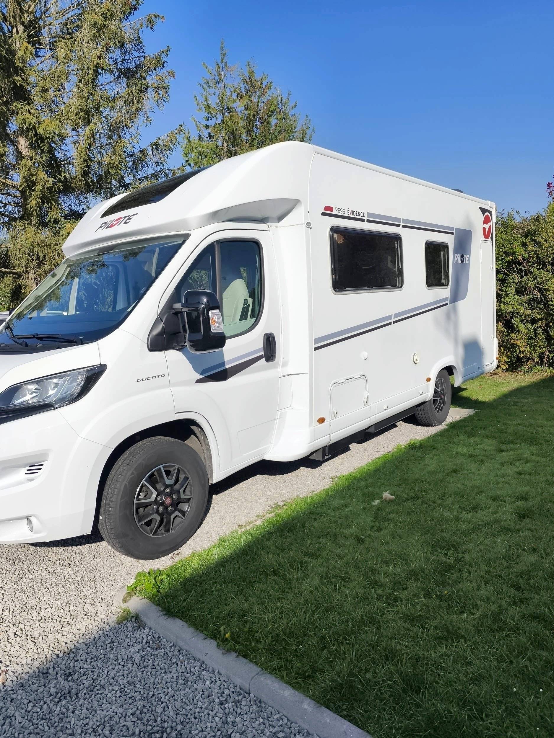 Voorkant 3/4 Fiat 2,3 l 140 ch. - Yescapa