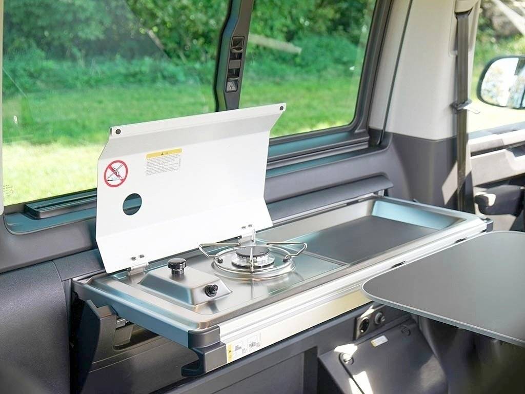 Dining Area Volkswagen CALIFORNIA BEACH - Yescapa