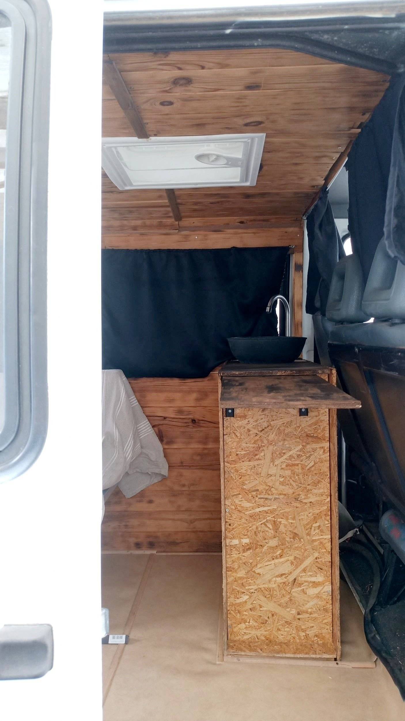 Dining Area Renault Trafic 2,5 l 100 ch - Yescapa