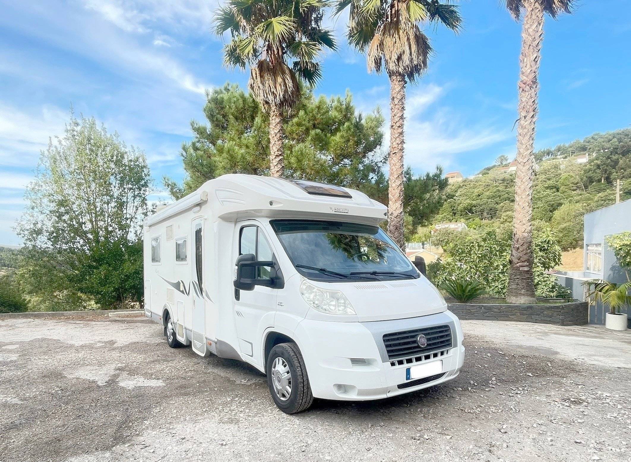 Vista de 3/4 Fiat Ducato 2,3 l Multijet 130 ch. - Yescapa