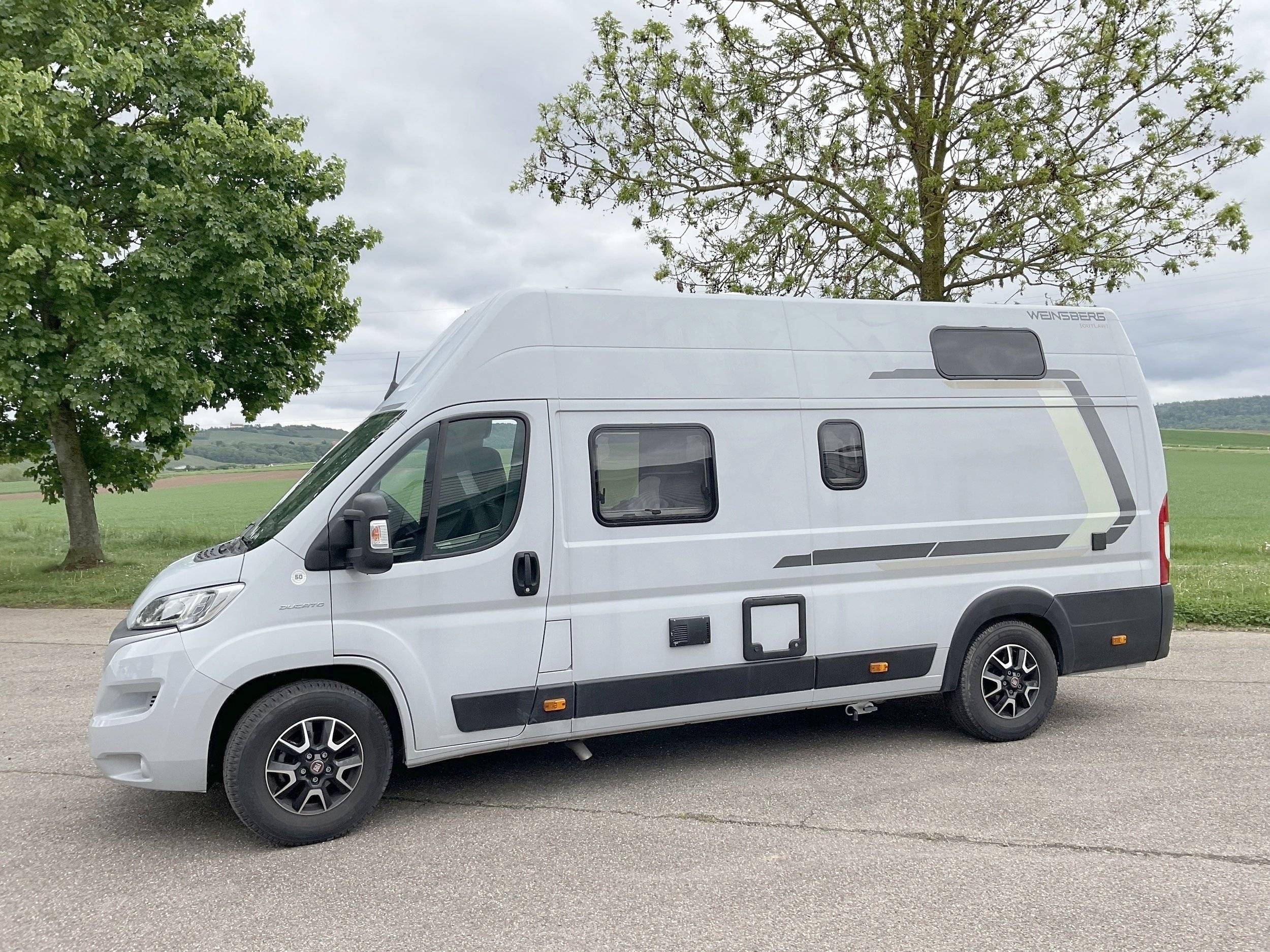 schräge Vorderansicht Fiat Fiat - Yescapa